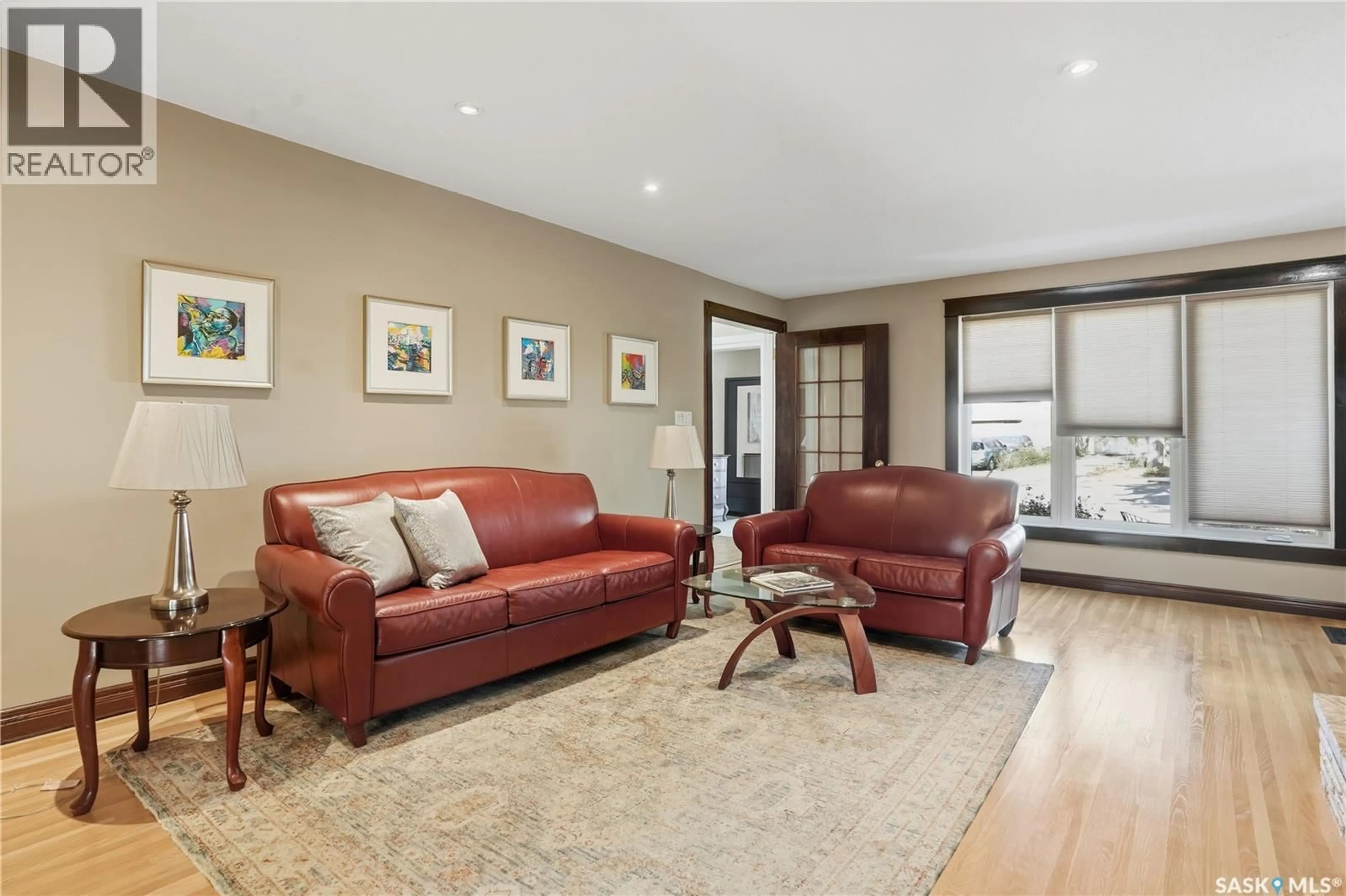 Living room with furniture, unknown for 2807 ASSINIBOINE AVENUE, Regina Saskatchewan S4S1E2