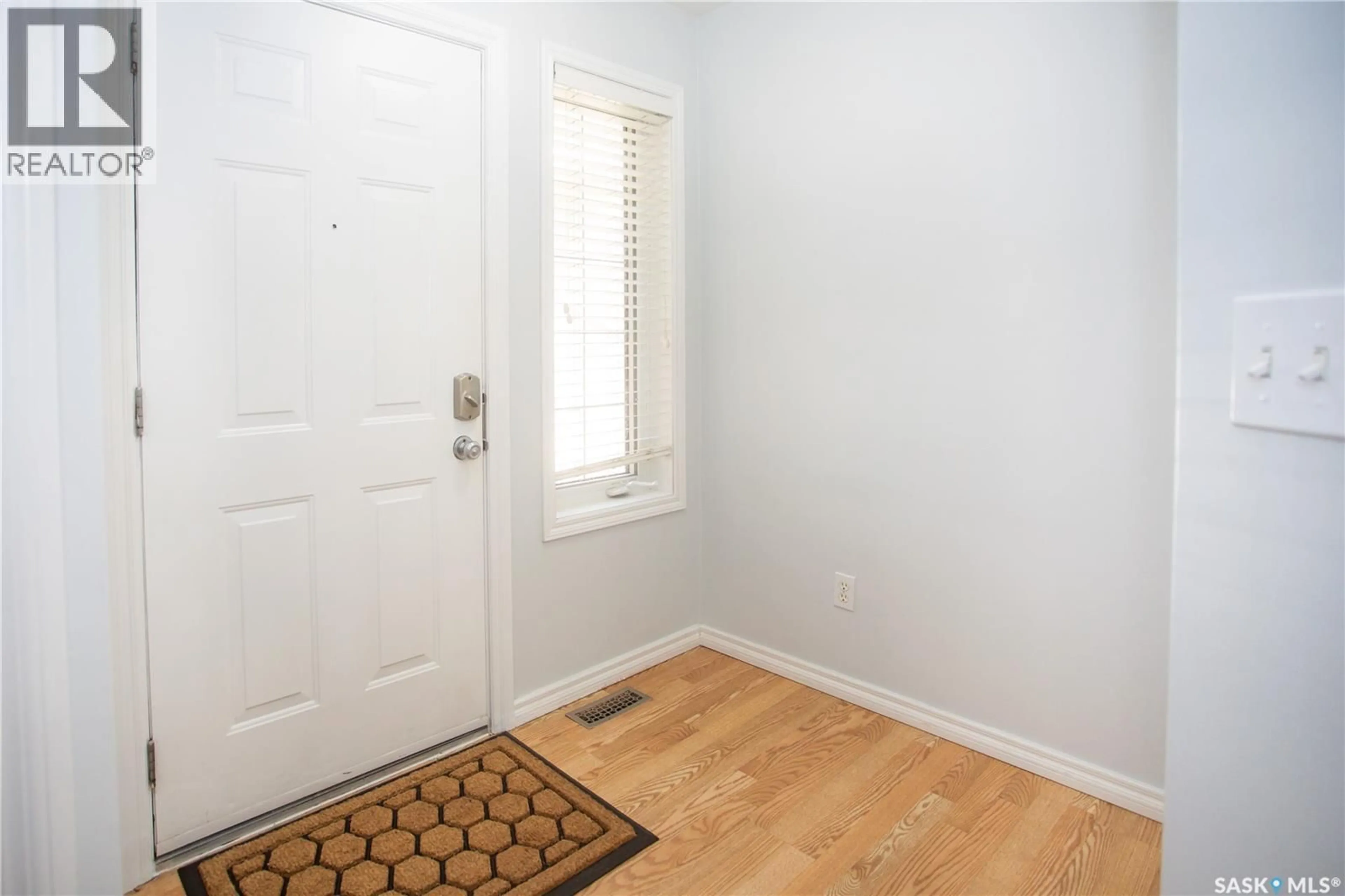 Indoor entryway for 2 110 BANYAN CRESCENT, Saskatoon Saskatchewan S7V1G7