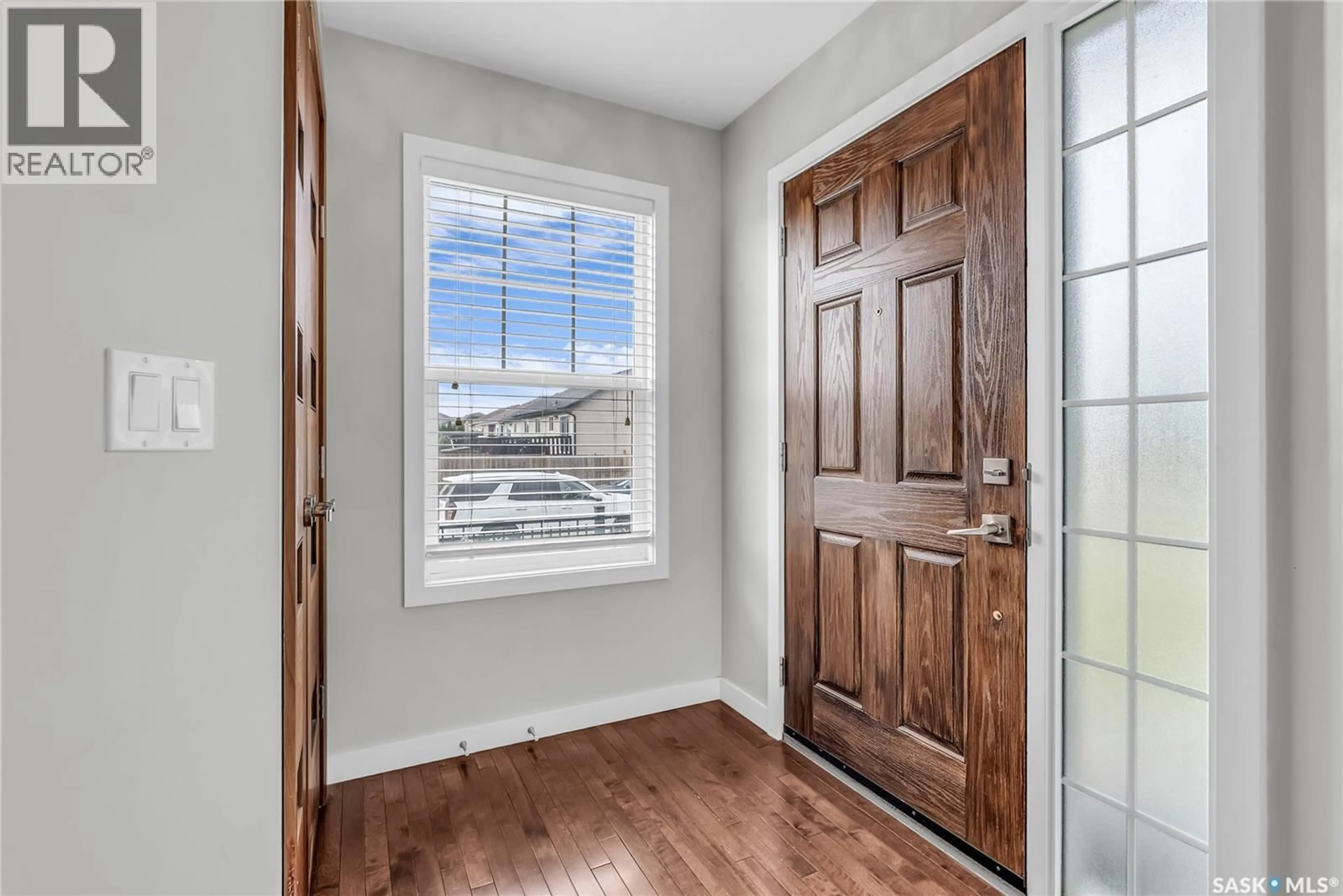 Indoor entryway for 101 - 1303 PATON CRESCENT, Saskatoon Saskatchewan S7W0P6