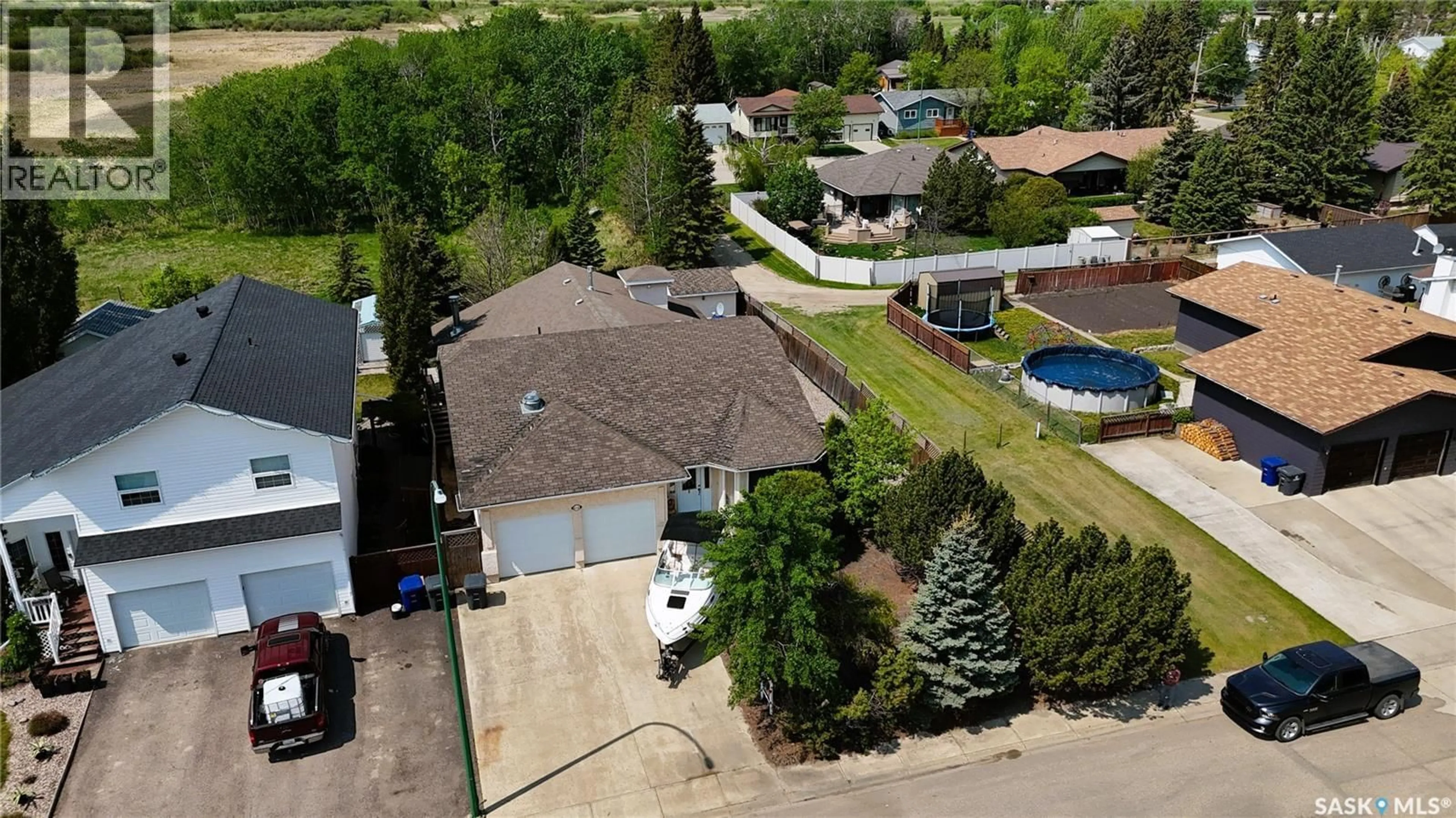A pic from outside/outdoor area/front of a property/back of a property/a pic from drone, street for 616 3RD STREET, Spiritwood Saskatchewan S0J2M0