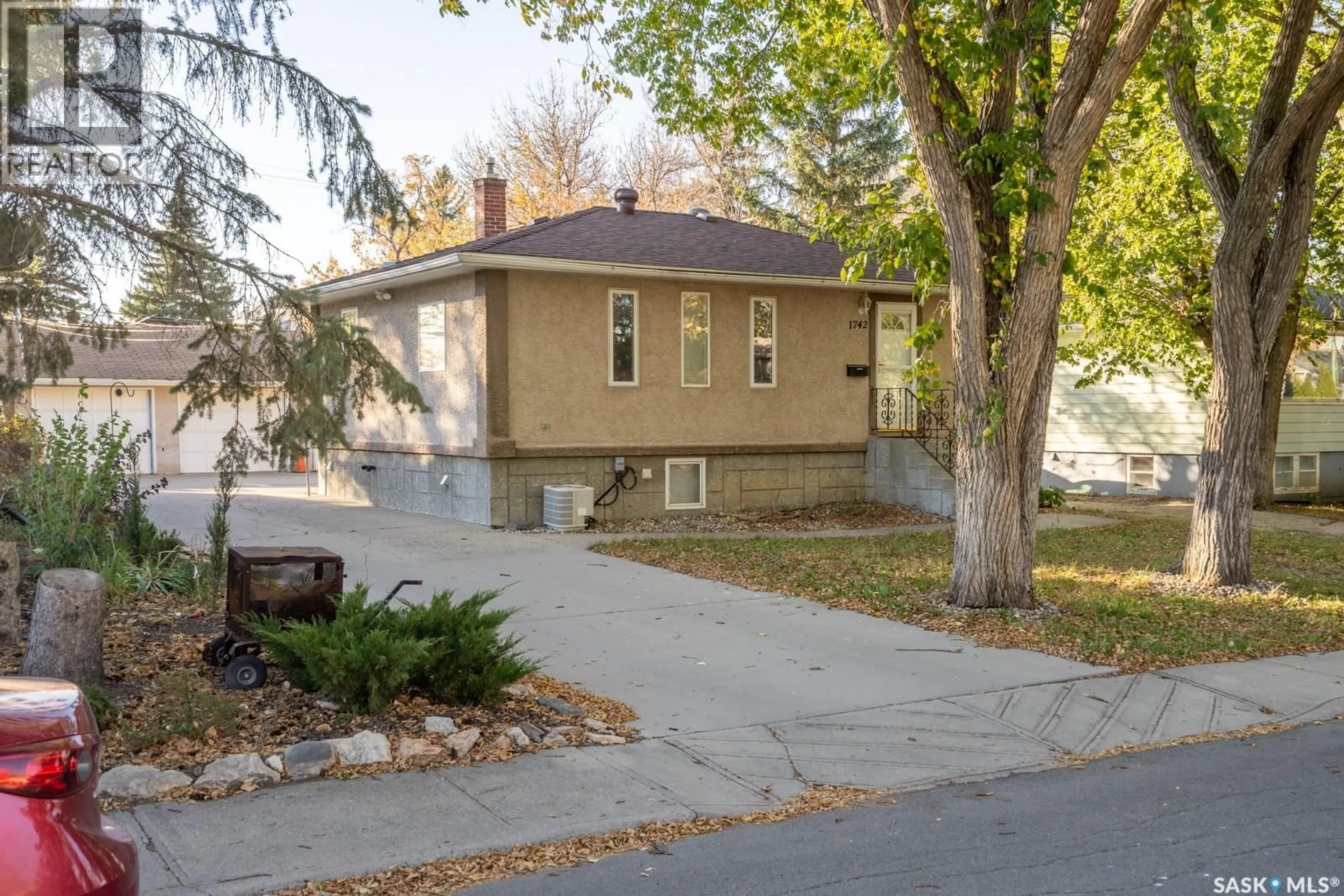 Unknown for 1742 ARTHUR STREET, Regina Saskatchewan S4T4W3