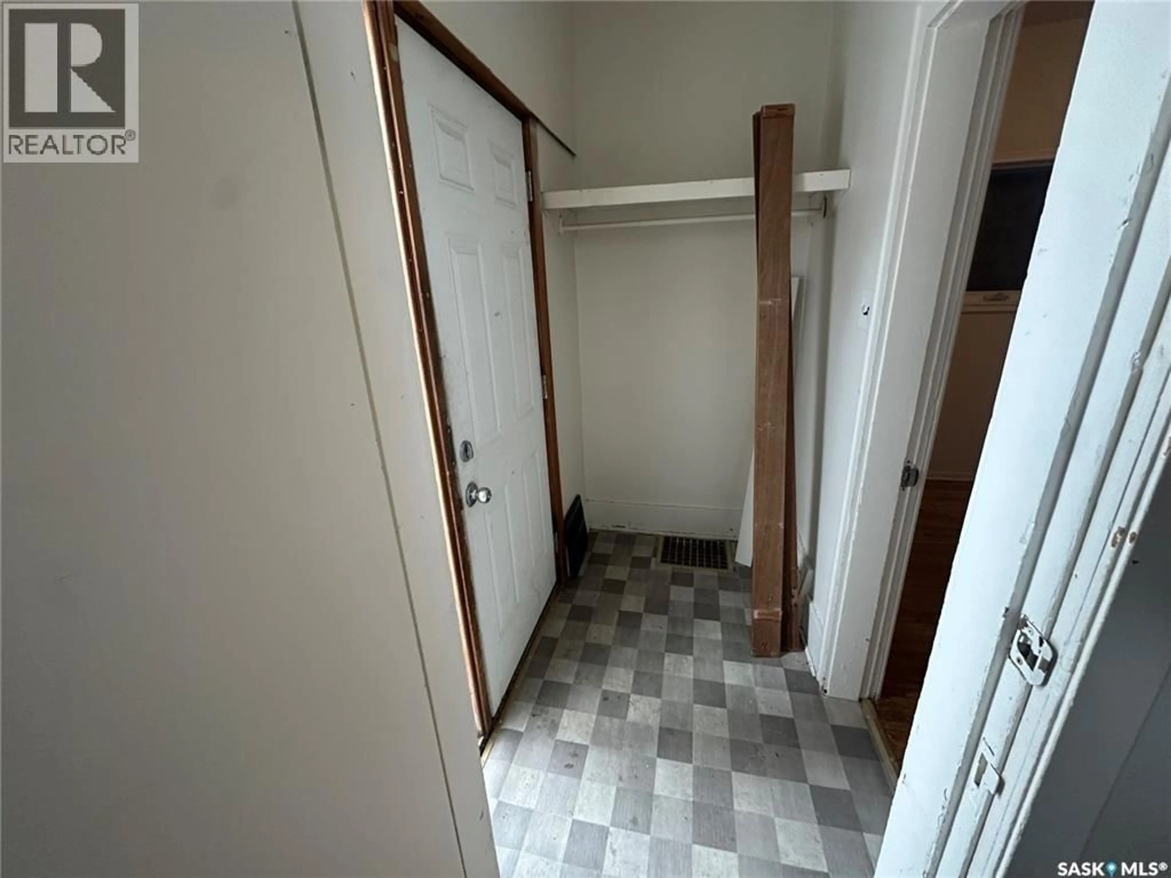 A pic of a room for 1337 WASCANA STREET, Regina Saskatchewan S4T4J4