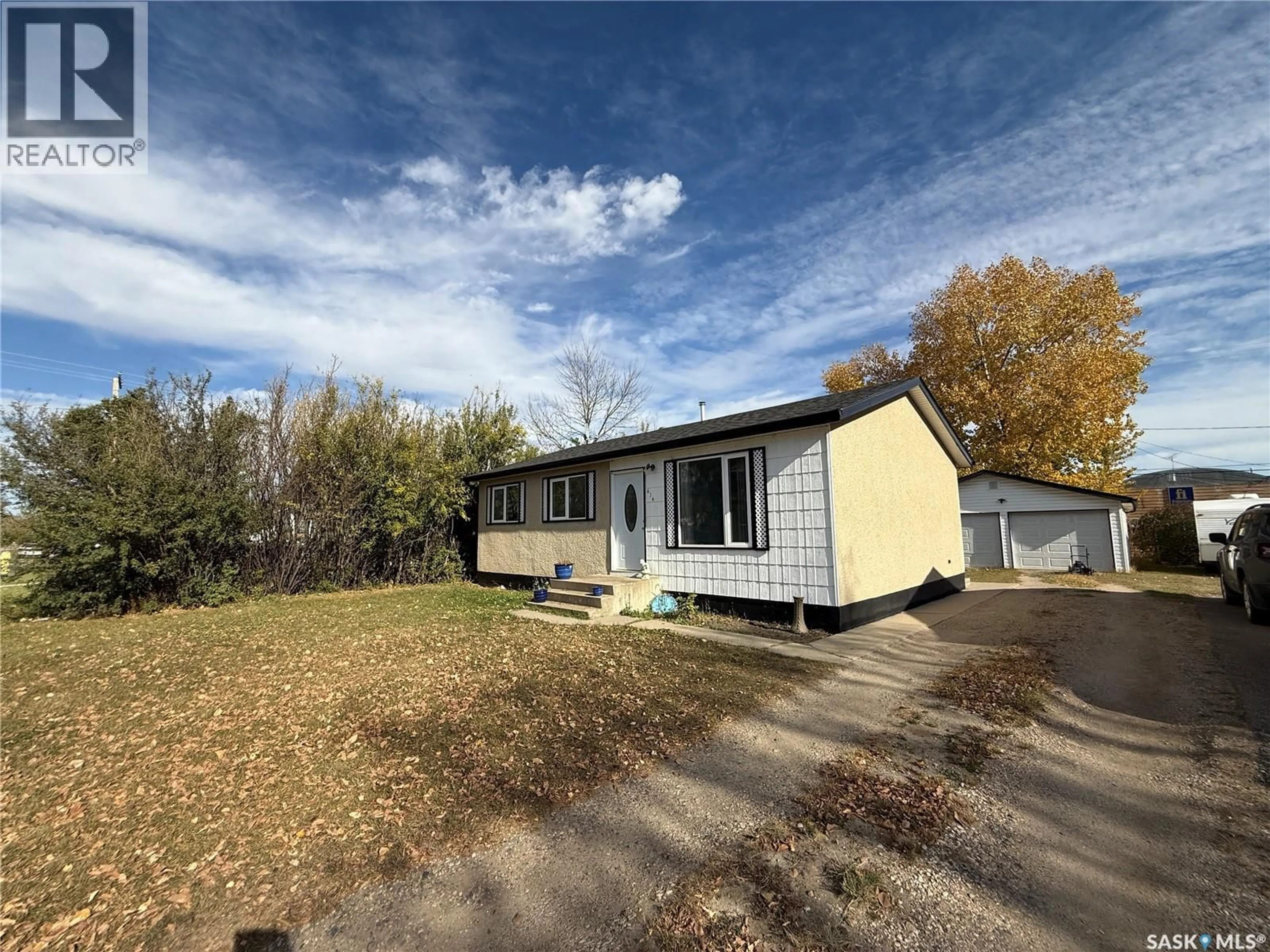 A pic from outside/outdoor area/front of a property/back of a property/a pic from drone, street for 634 3RD STREET, Humboldt Saskatchewan S0K2A0