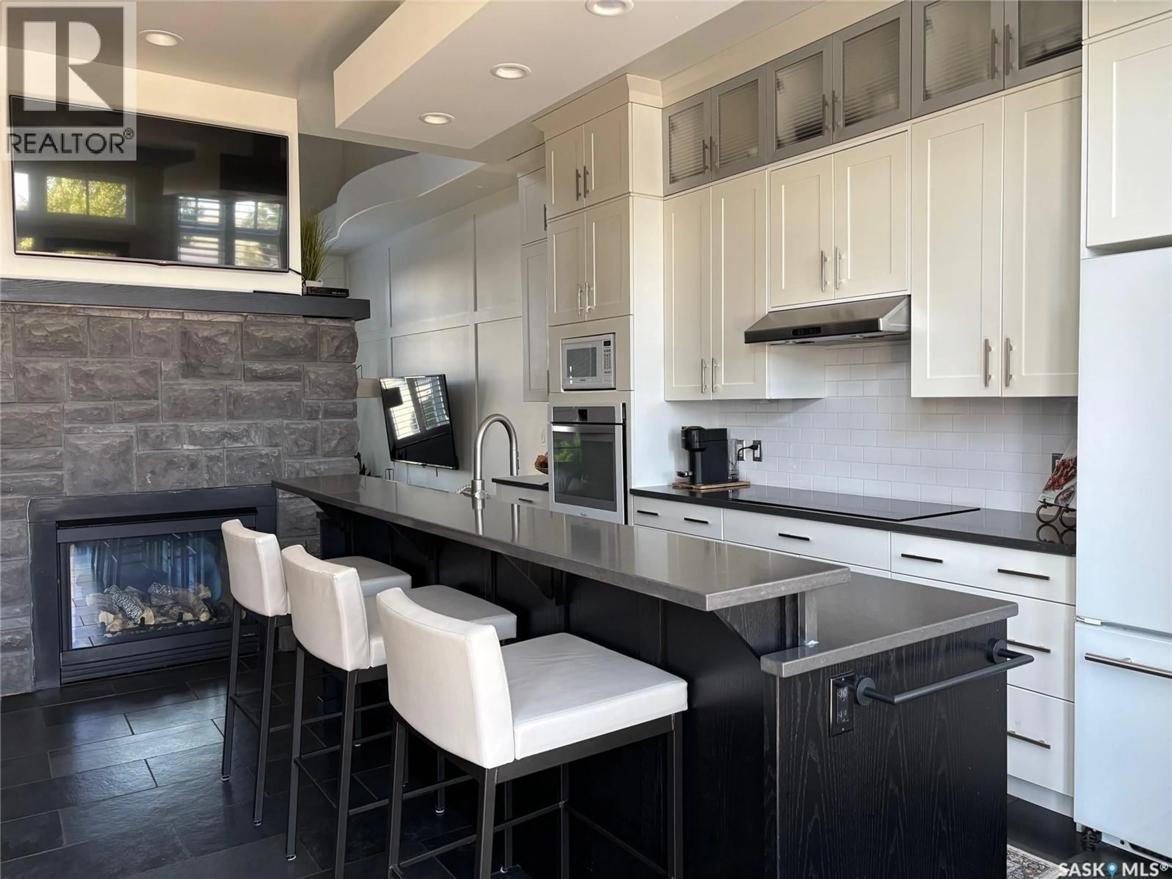 Contemporary kitchen, ceramic/tile floor for 426 LAMARSH ROAD, Saskatoon Saskatchewan S7W1B8