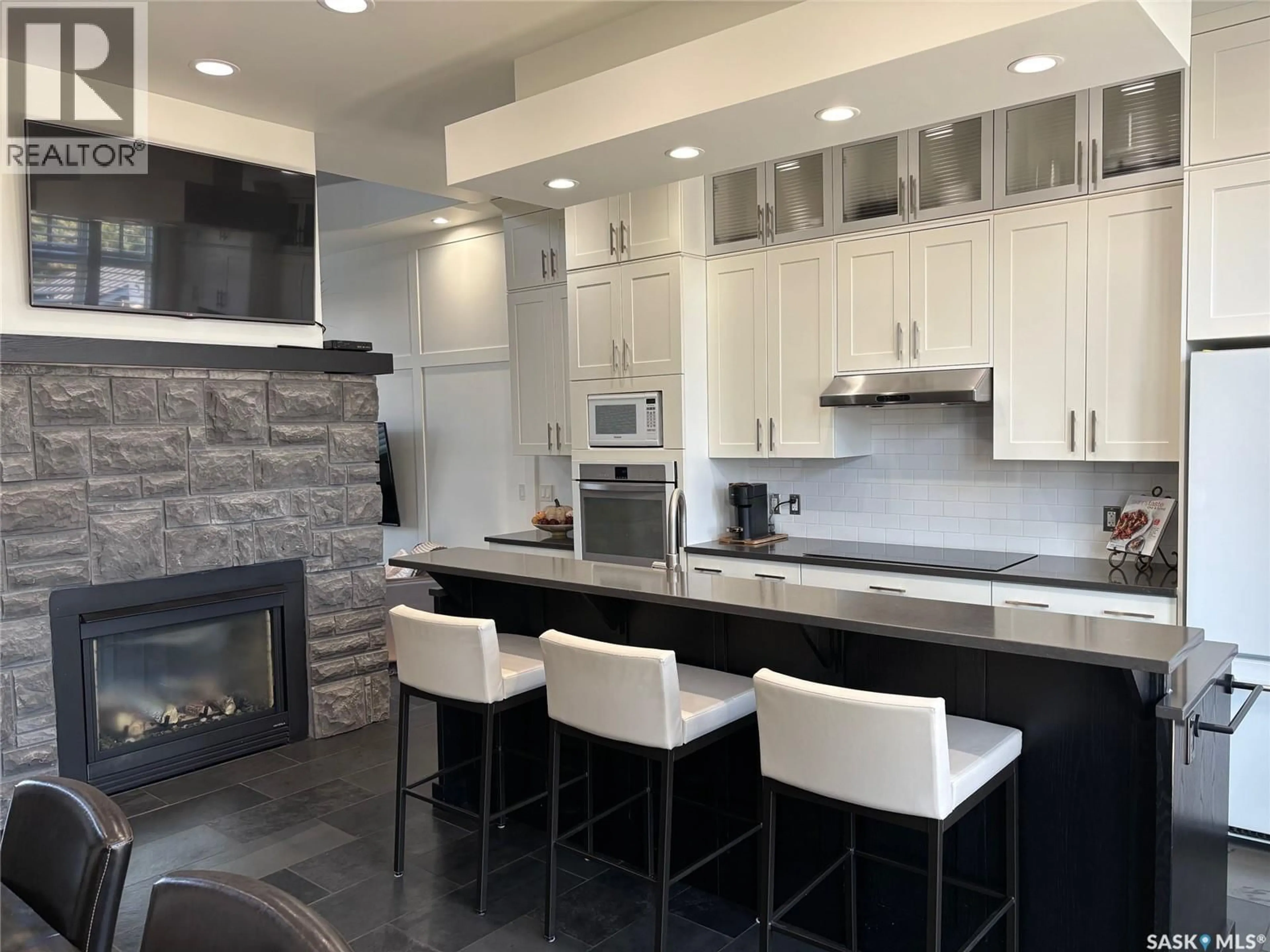 Contemporary kitchen, ceramic/tile floor for 426 LAMARSH ROAD, Saskatoon Saskatchewan S7W1B8