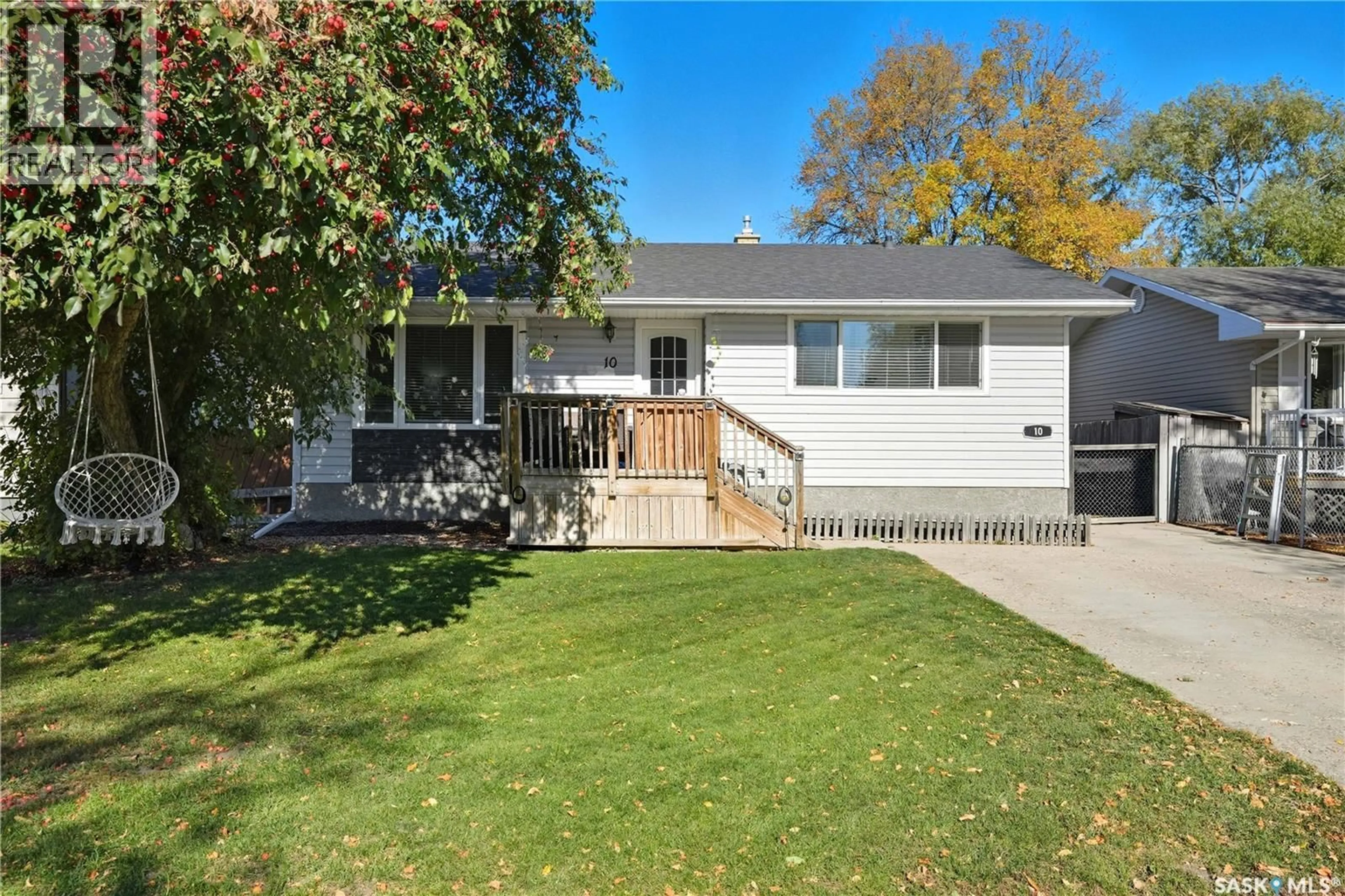 Home with vinyl exterior material, street for 10 MILFORD CRESCENT, Regina Saskatchewan S4N1K7
