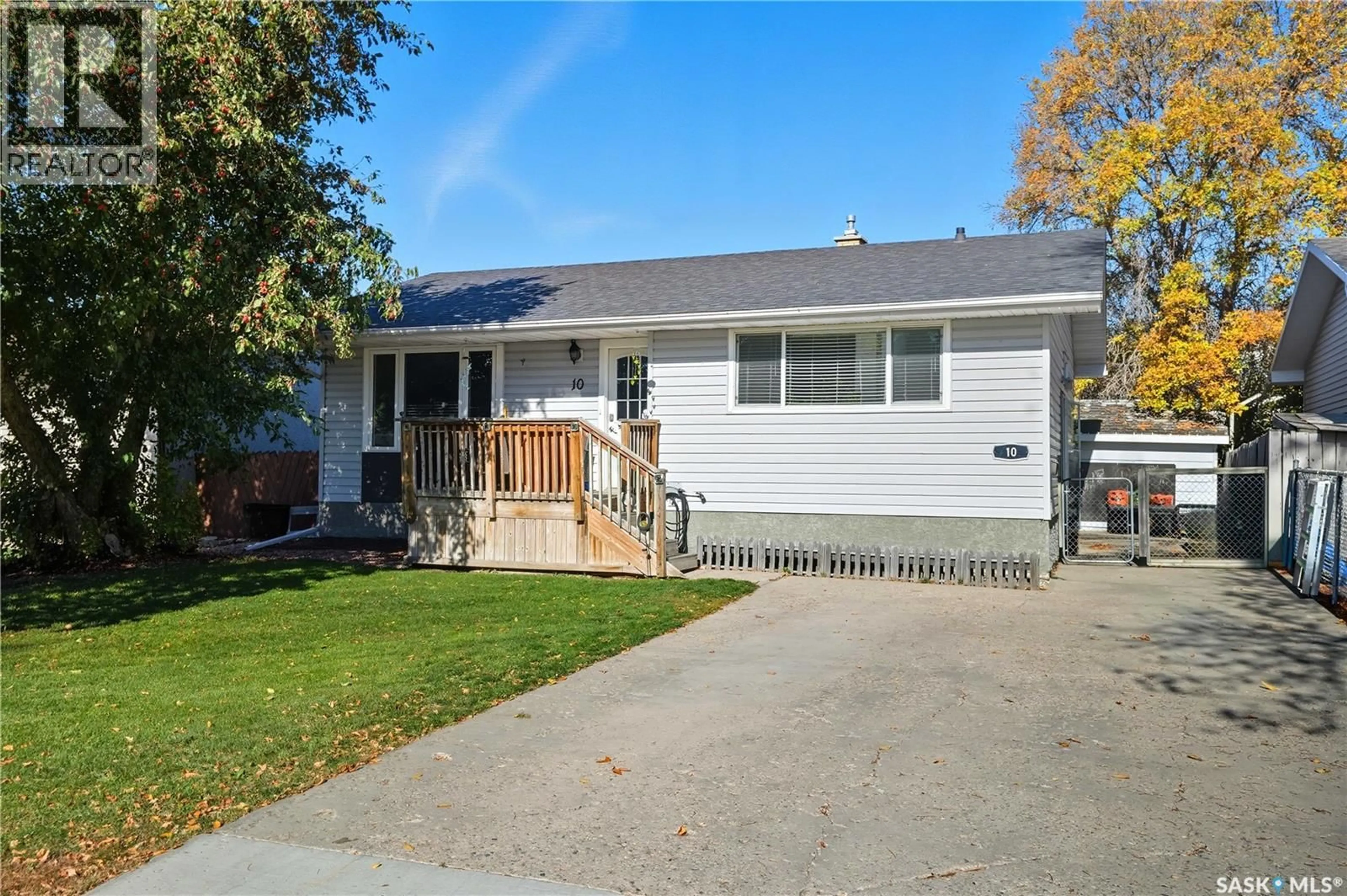 Home with vinyl exterior material, street for 10 MILFORD CRESCENT, Regina Saskatchewan S4N1K7