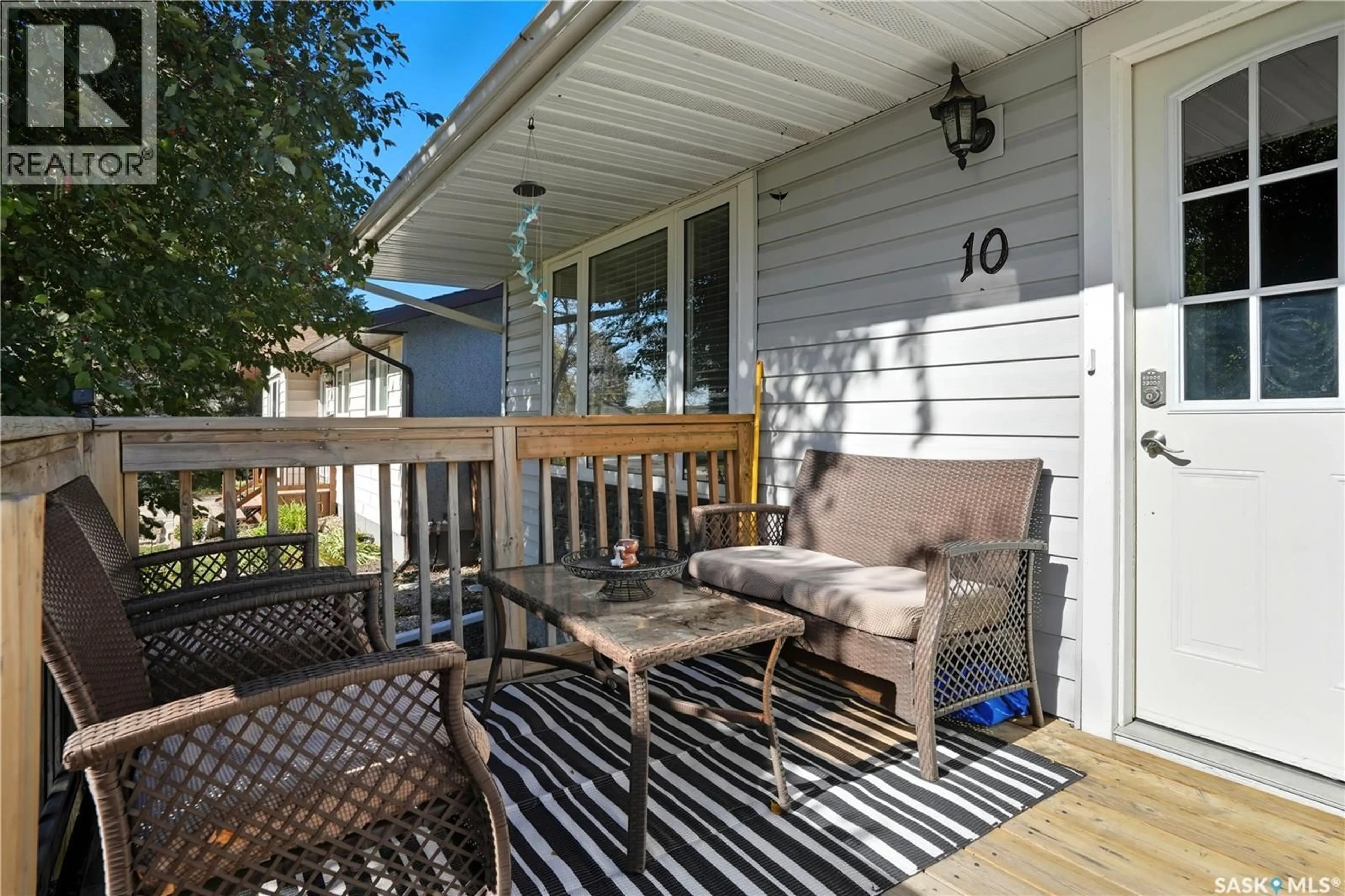 Patio, street for 10 MILFORD CRESCENT, Regina Saskatchewan S4N1K7