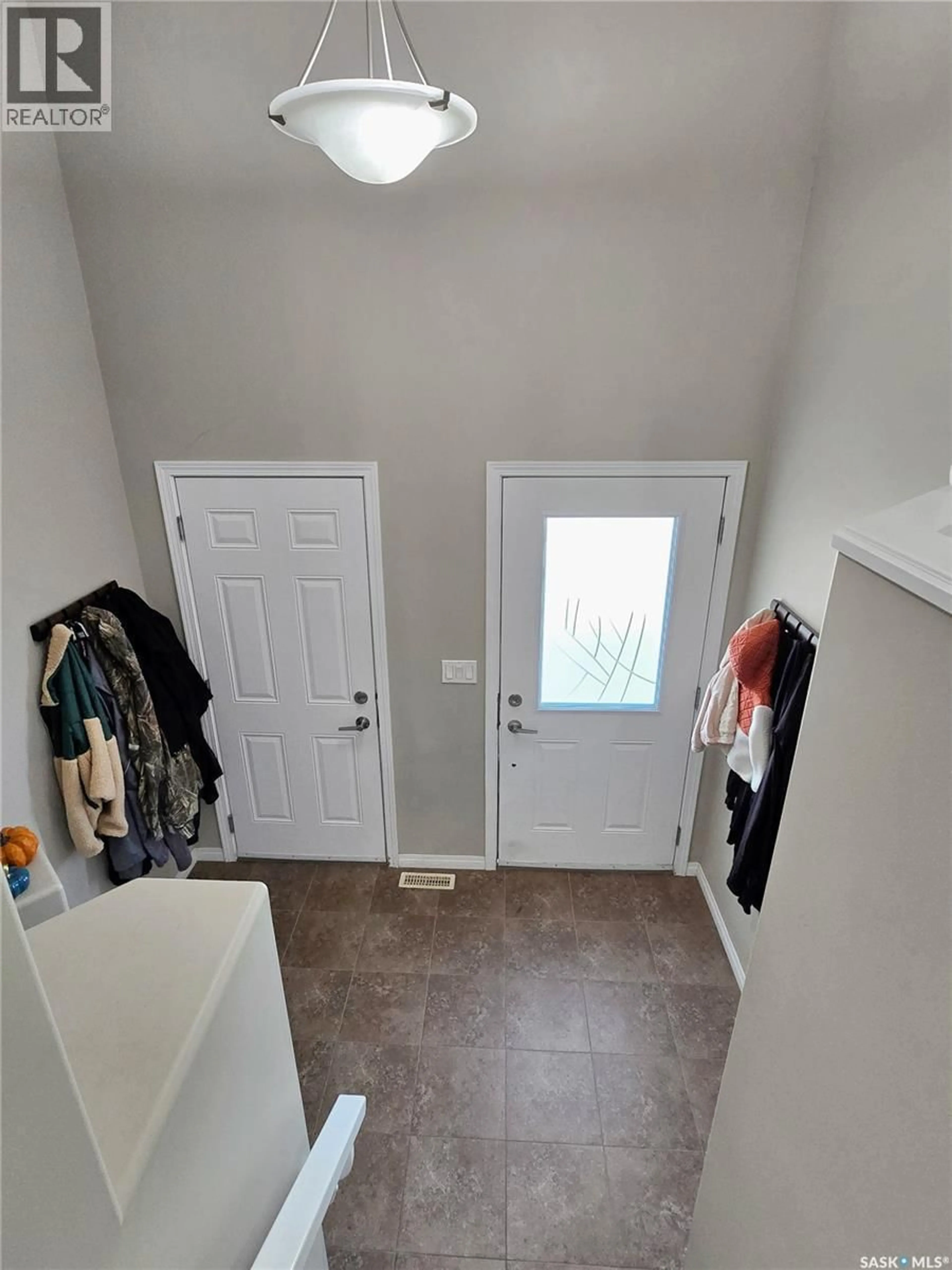 Indoor entryway for 609 REIMER ROAD, Martensville Saskatchewan S0K0A2