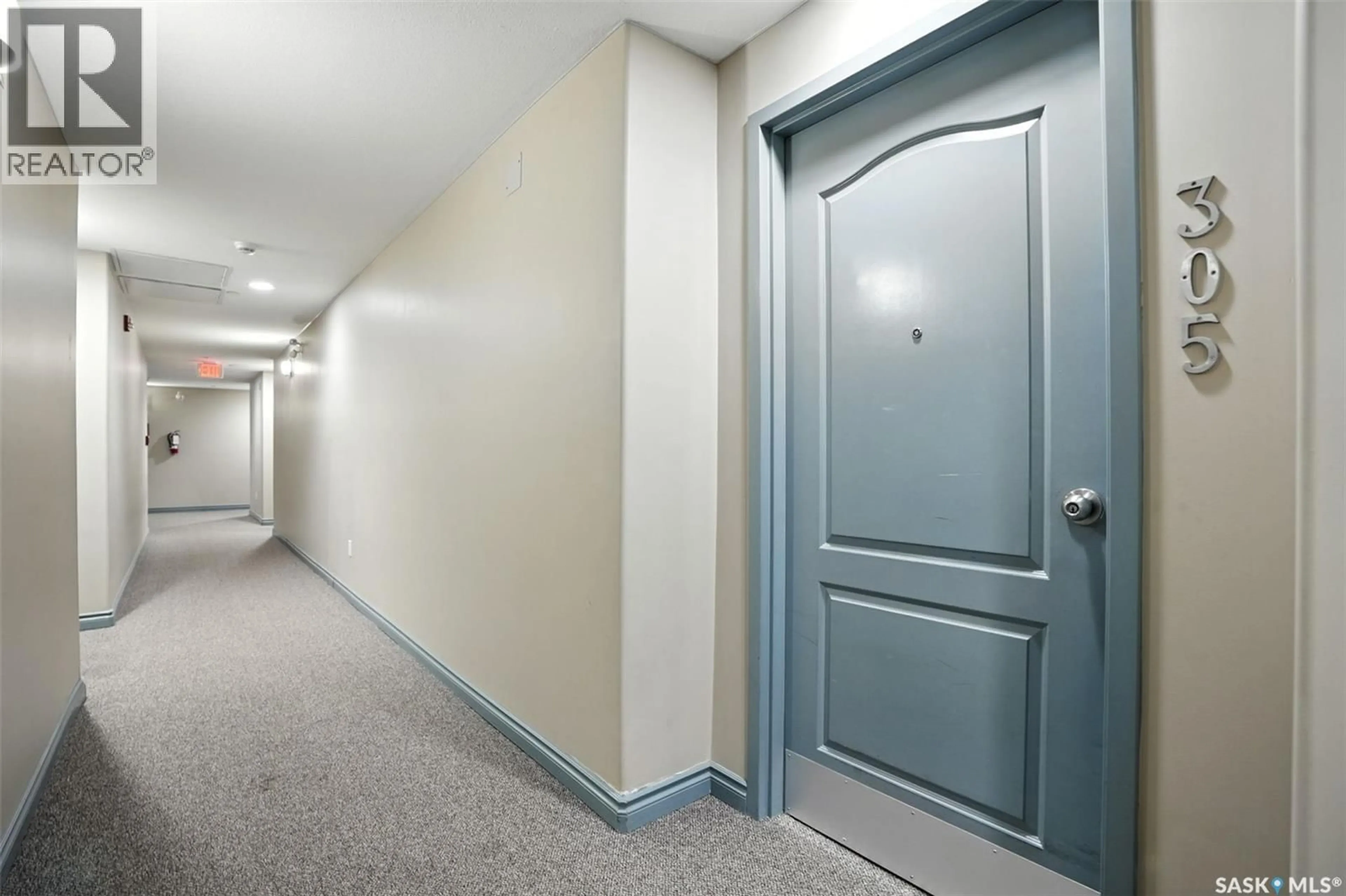 Indoor foyer for 227 - 305 PINEHOUSE DRIVE, Saskatoon Saskatchewan S7K6N9