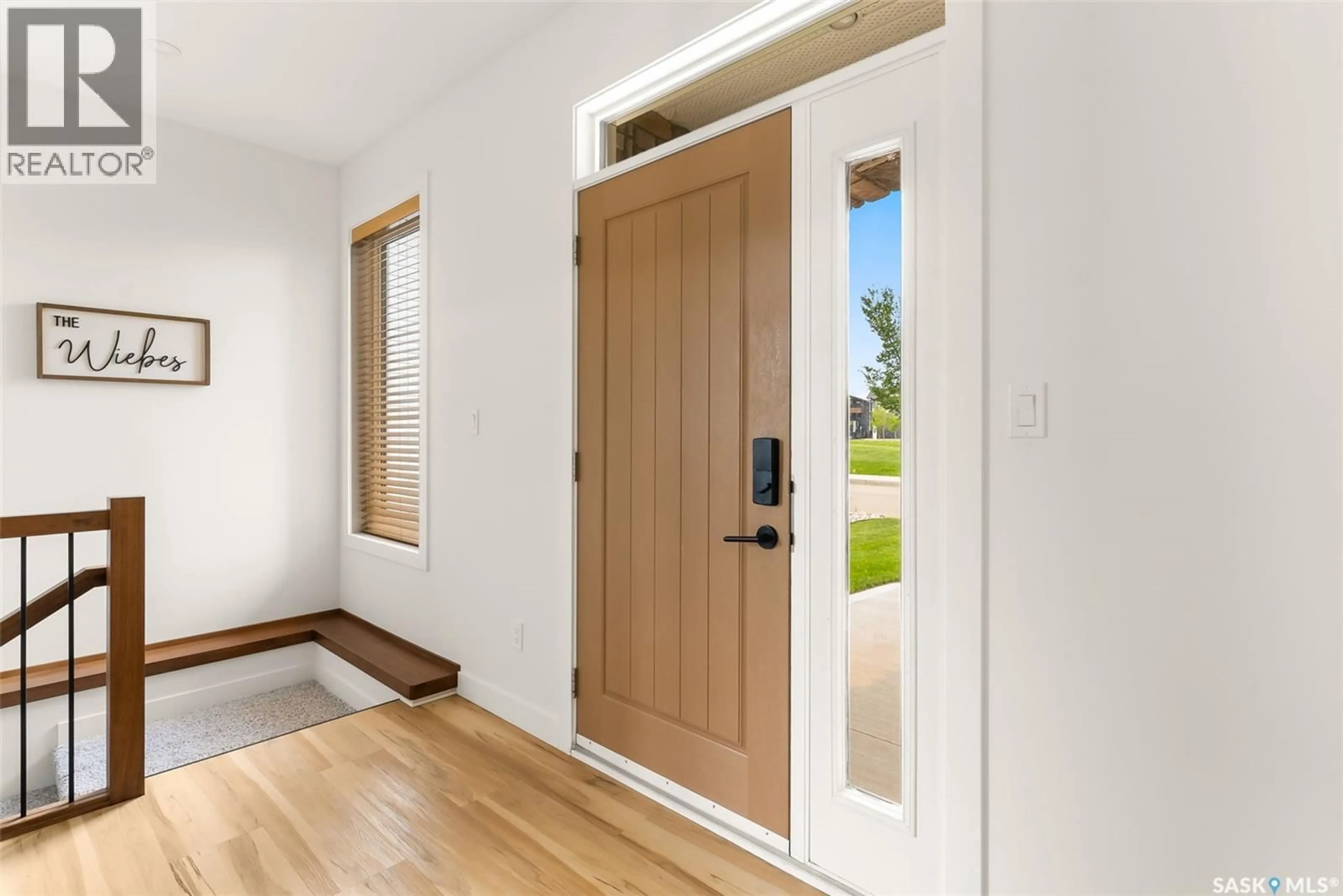 Indoor entryway for 3304 CROSBIE CRESCENT, Regina Saskatchewan S4V3S4
