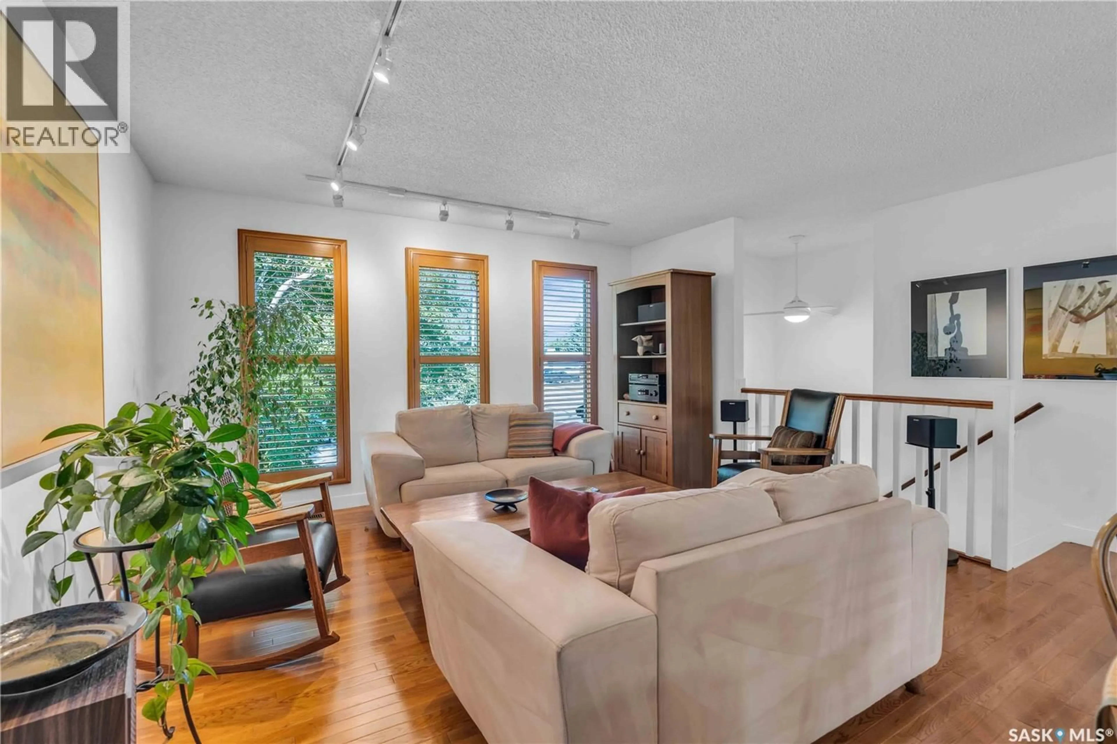 Living room with furniture, unknown for 623 PRIEL CRESCENT, Saskatoon Saskatchewan S7M4K9
