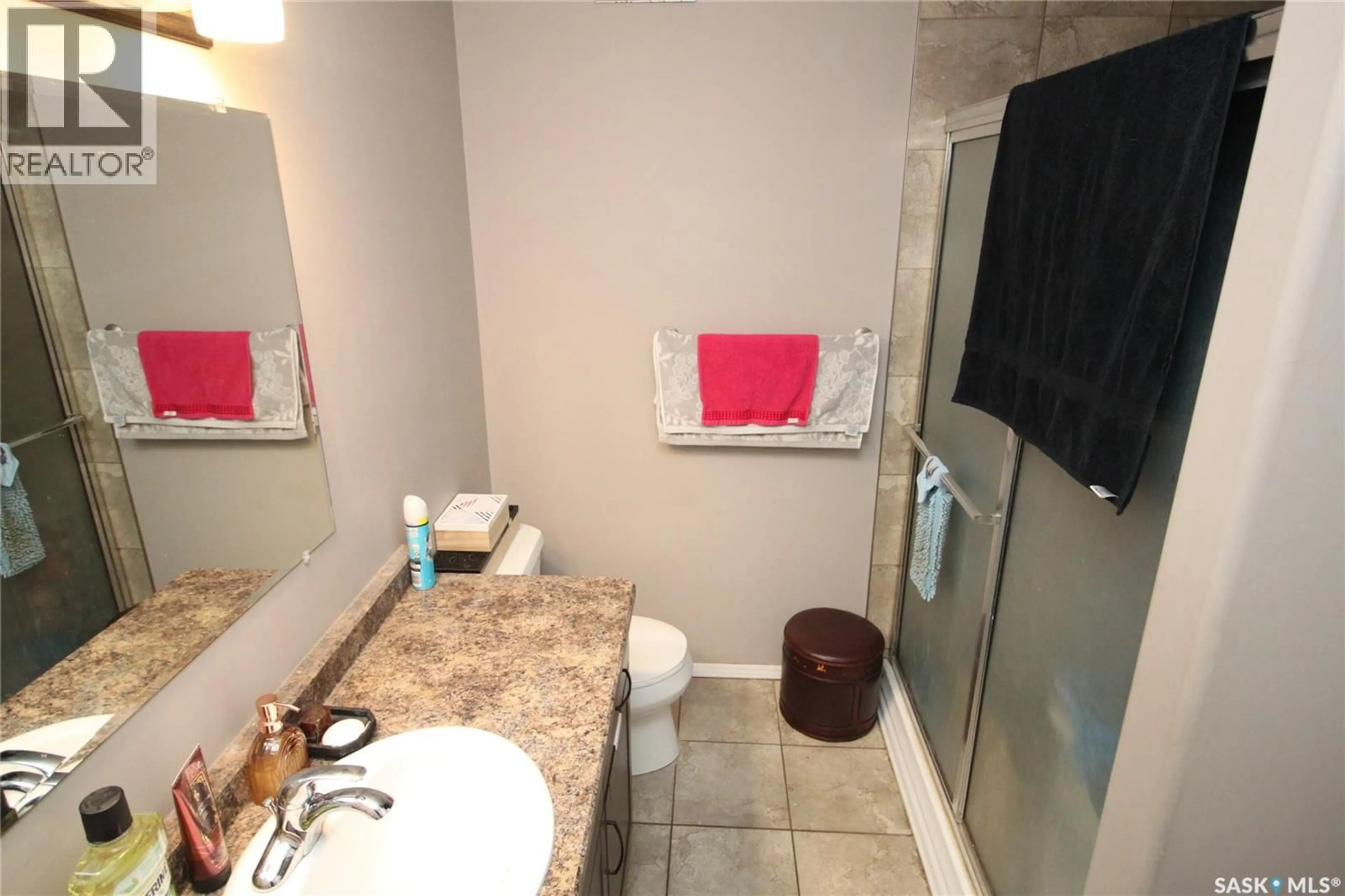 Standard bathroom, ceramic/tile floor for 302 3RD STREET, Dundurn Saskatchewan S0K1K0