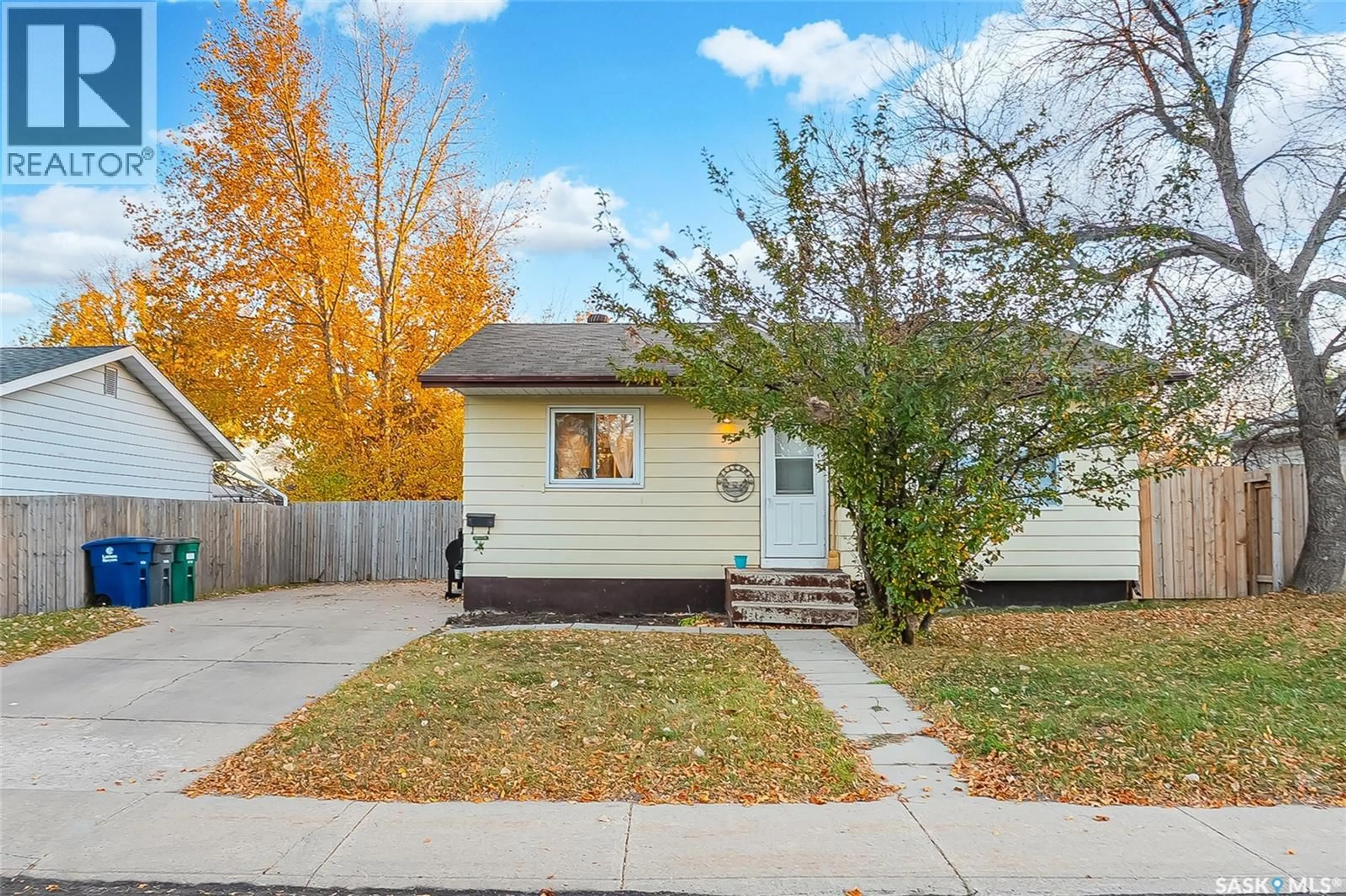 Home with vinyl exterior material, street for 35 BERNARD CRESCENT, Saskatoon Saskatchewan S7L5L6