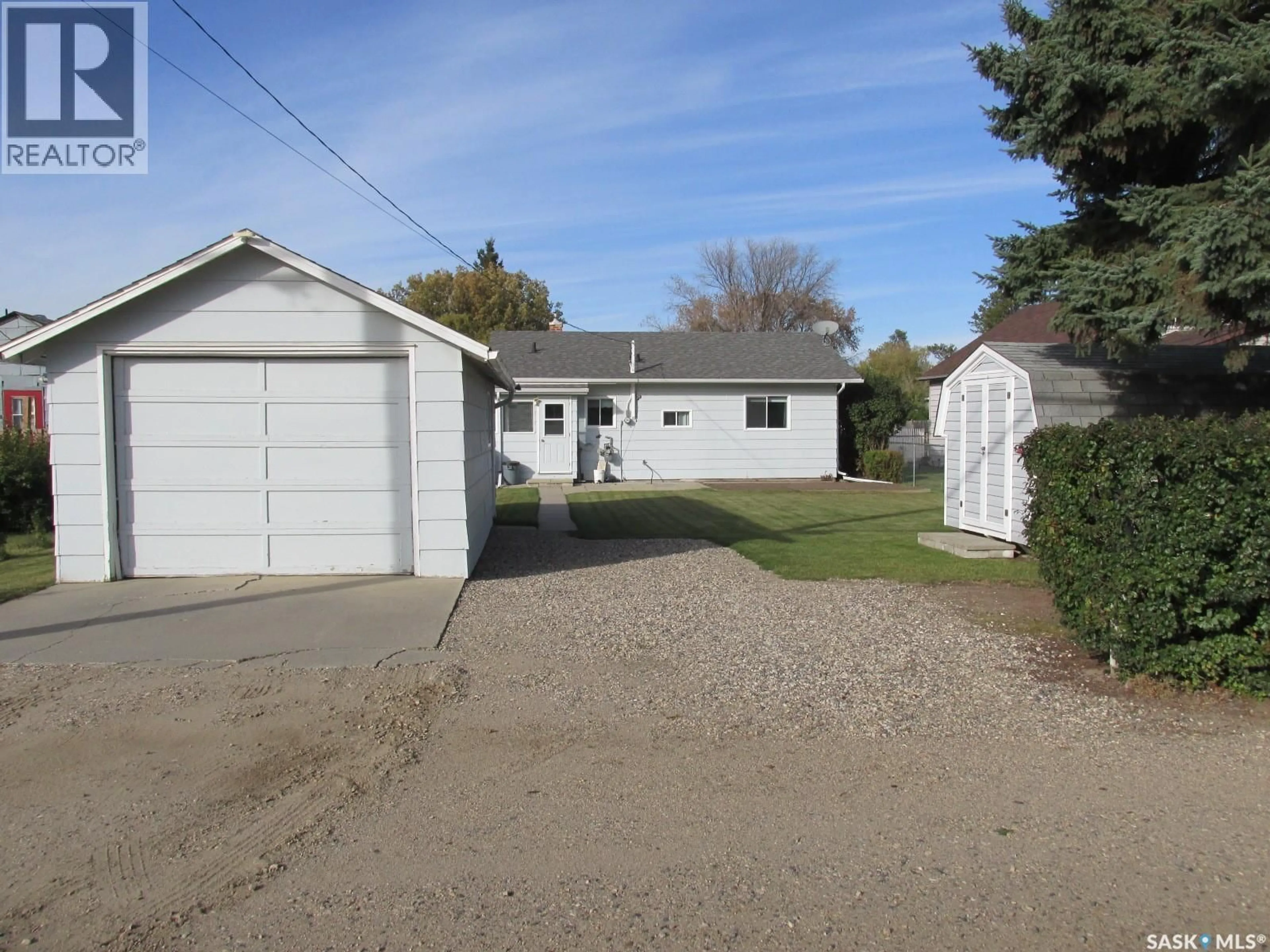 Unknown for 318 6TH AVENUE, Nipawin Saskatchewan S0E1E0