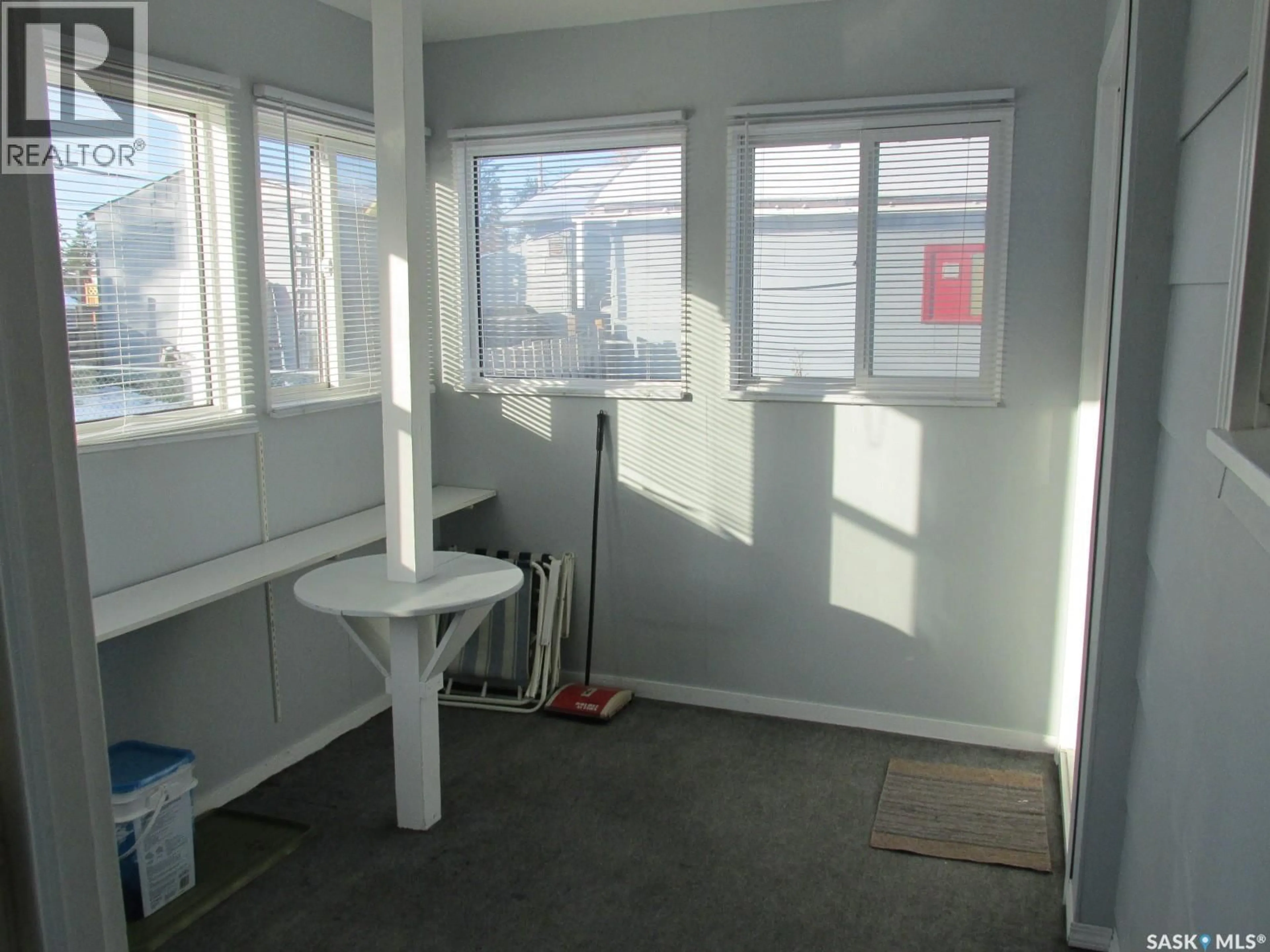 A pic of a room for 318 6TH AVENUE, Nipawin Saskatchewan S0E1E0