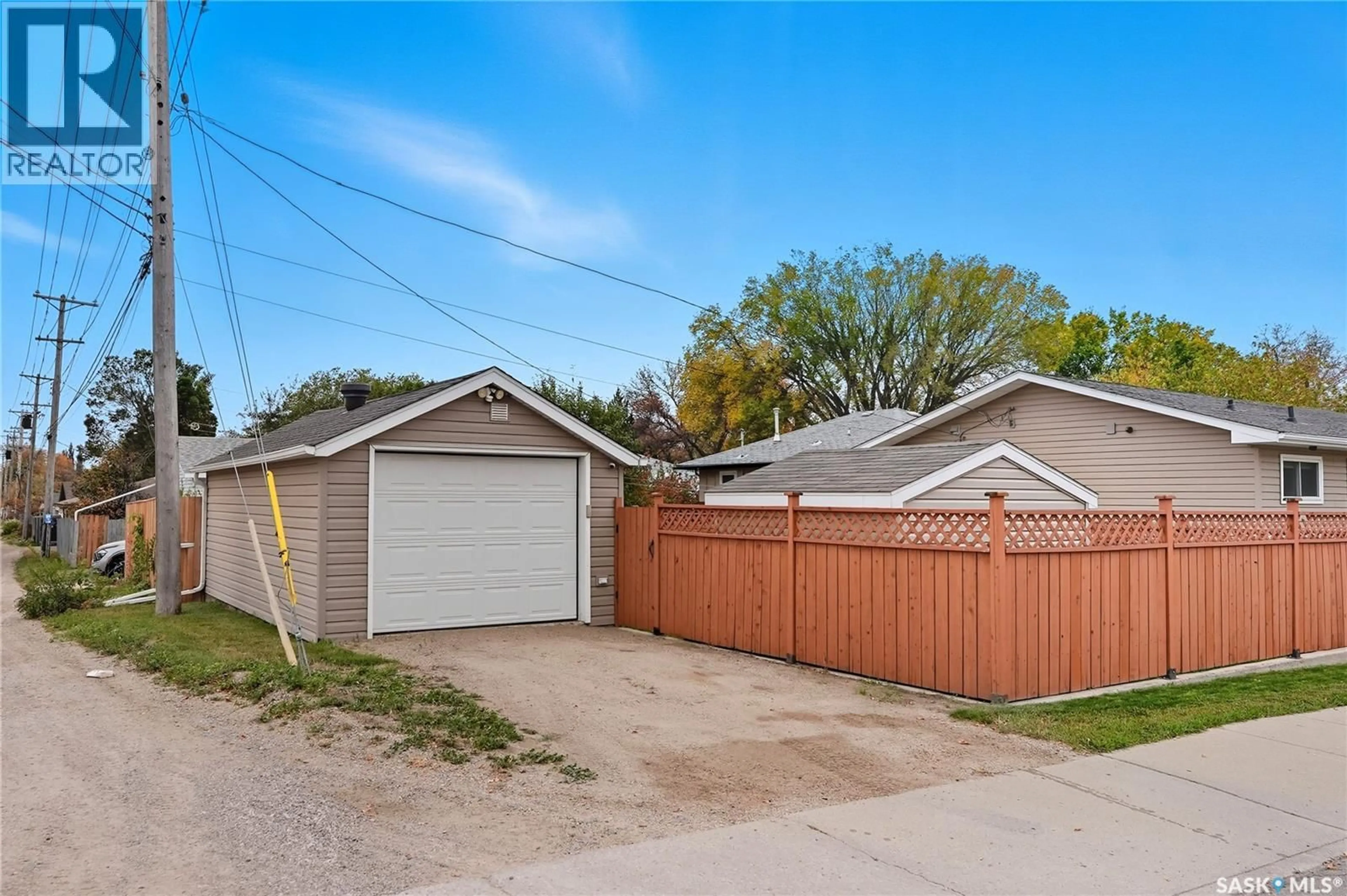 Unknown for 1042 J AVENUE, Saskatoon Saskatchewan S7L2L4