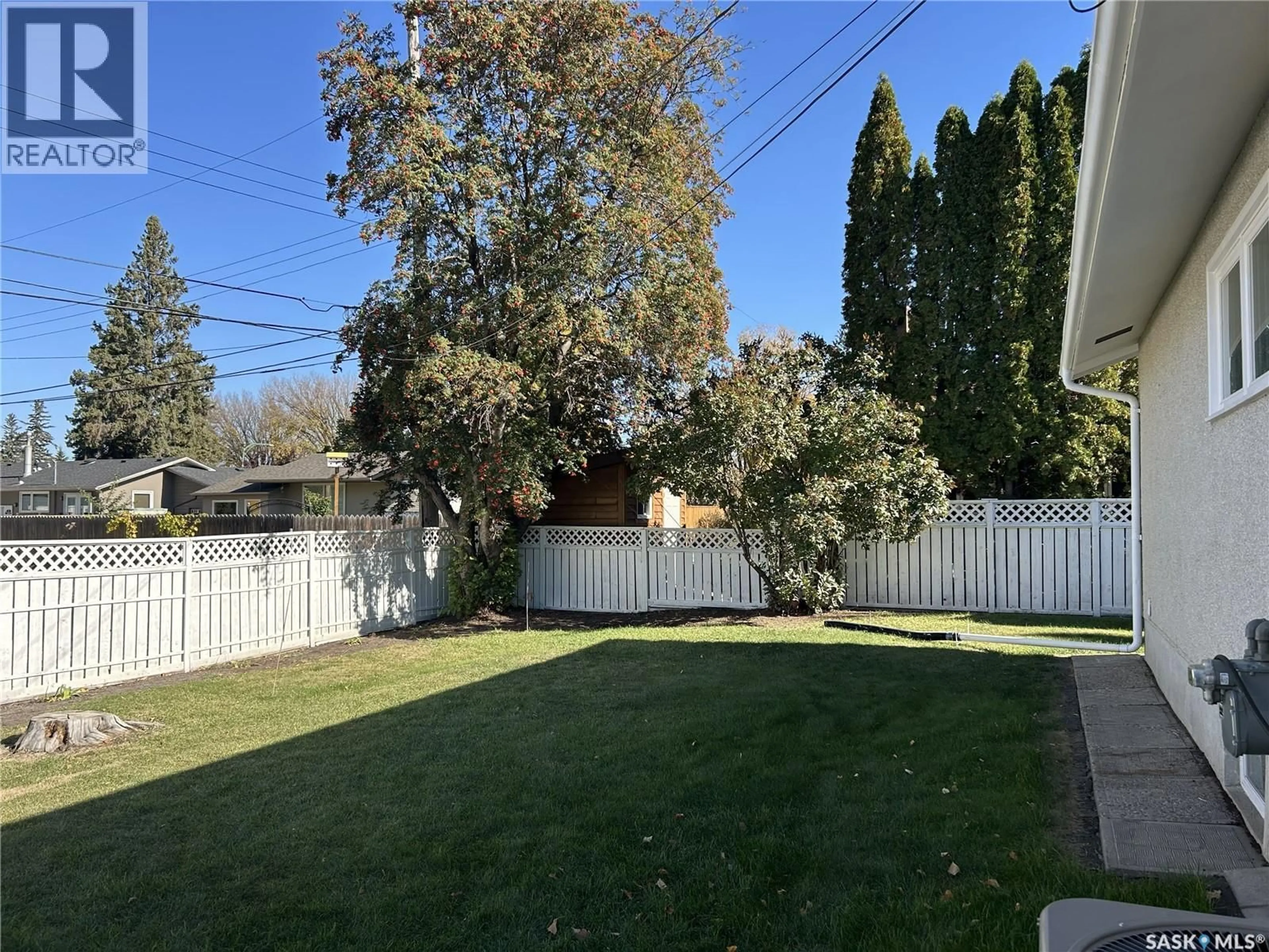 A pic from outside/outdoor area/front of a property/back of a property/a pic from drone, street for 17 MITCHELL STREET, Saskatoon Saskatchewan S7H3E9