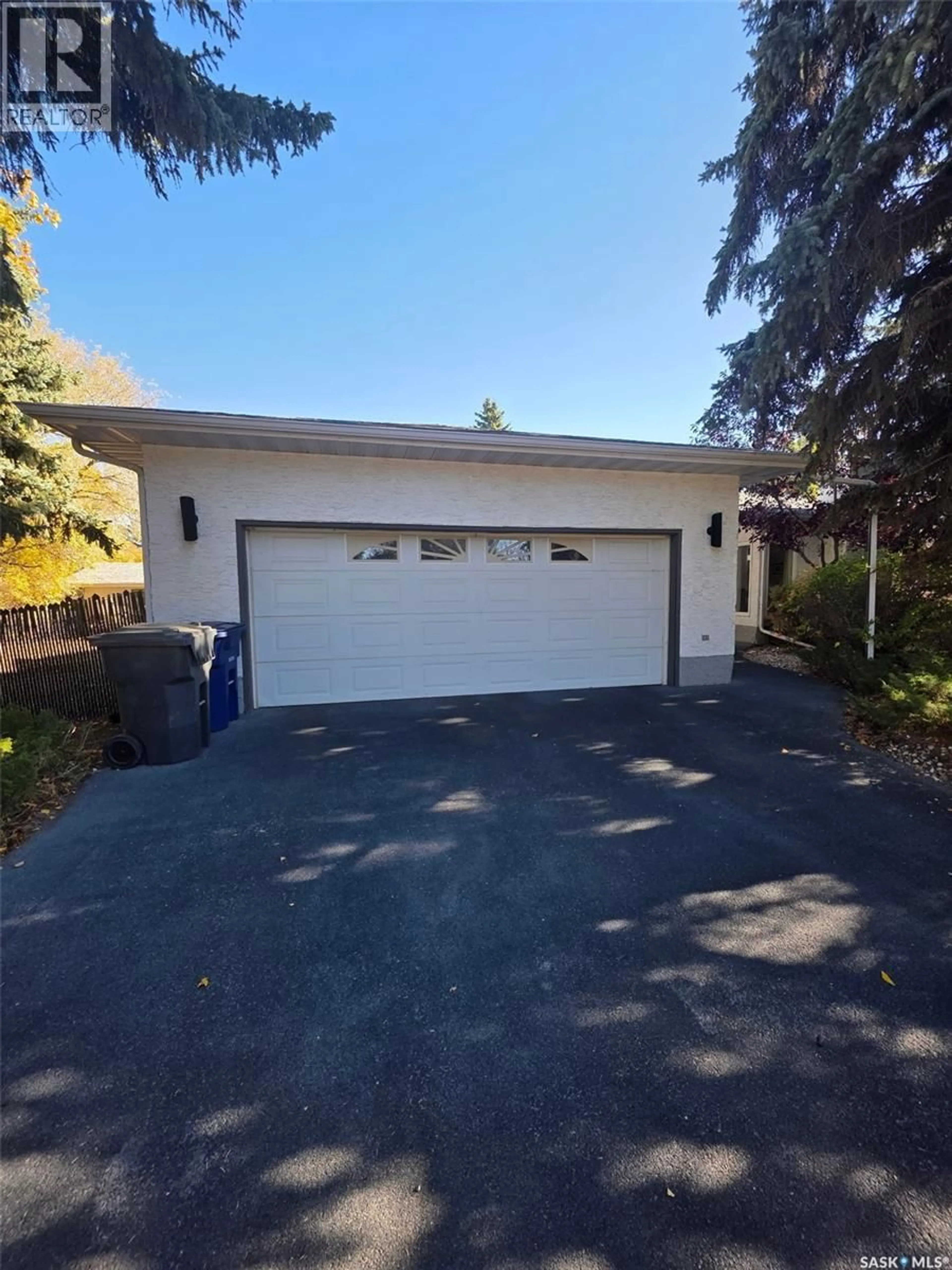 Indoor garage for 402 BROAD STREET, Cut Knife Saskatchewan S0M0N0