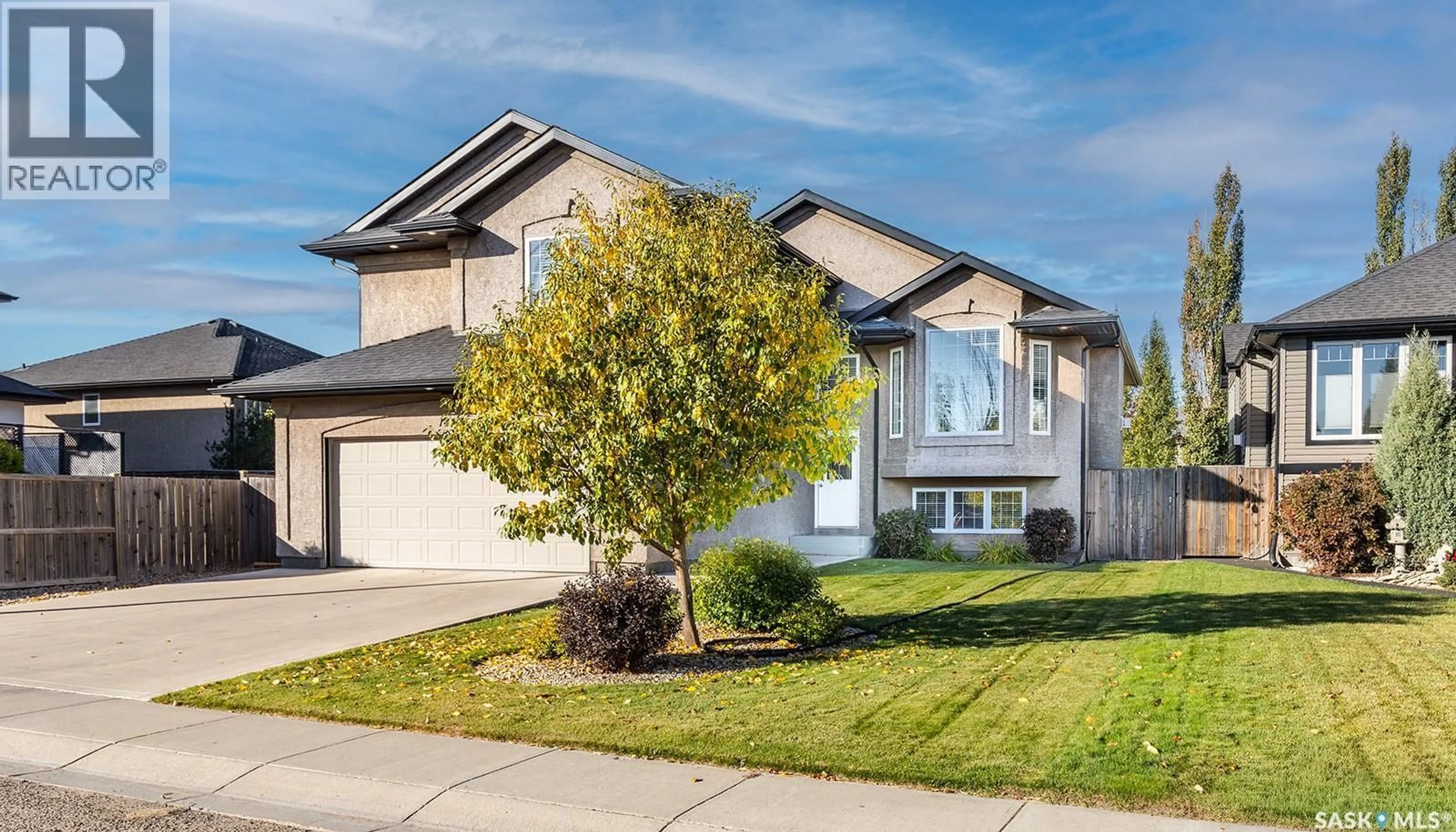 Home with vinyl exterior material, street for 1427 SHEPHERD LANE, Saskatoon Saskatchewan S7W0B3