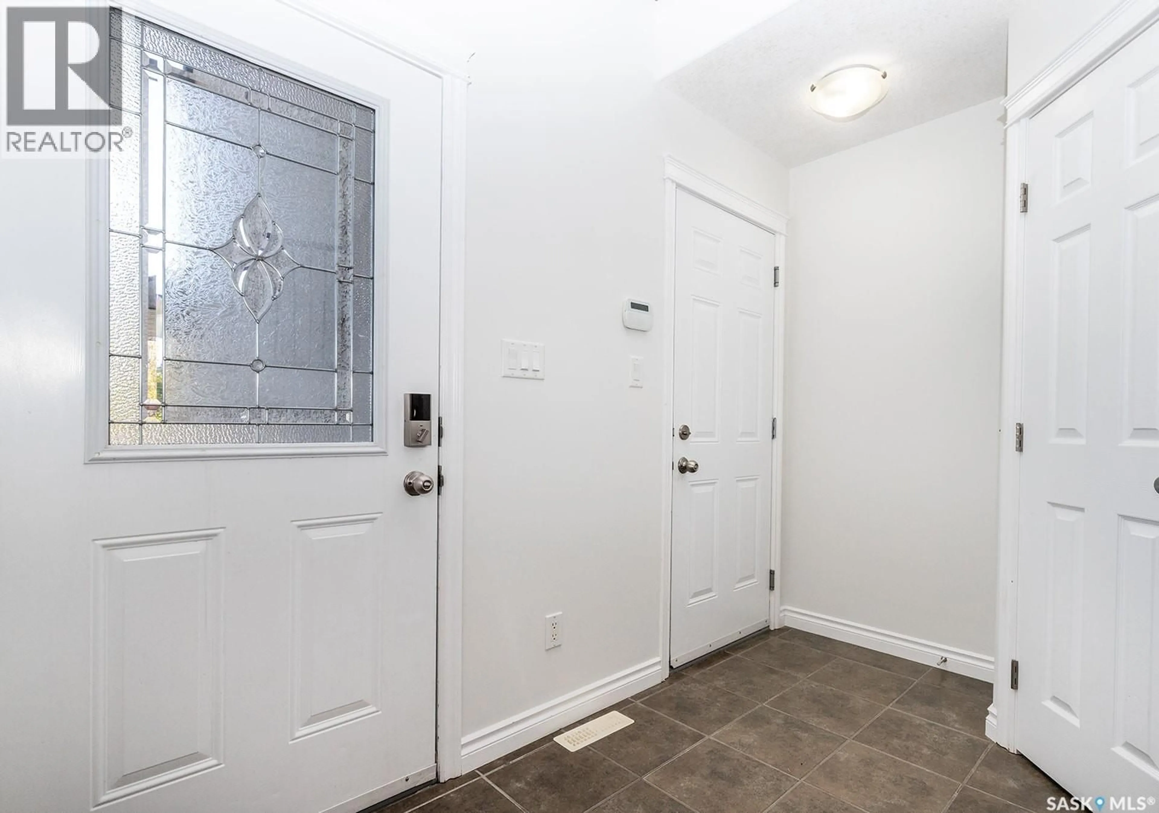 Indoor entryway for 1427 SHEPHERD LANE, Saskatoon Saskatchewan S7W0B3