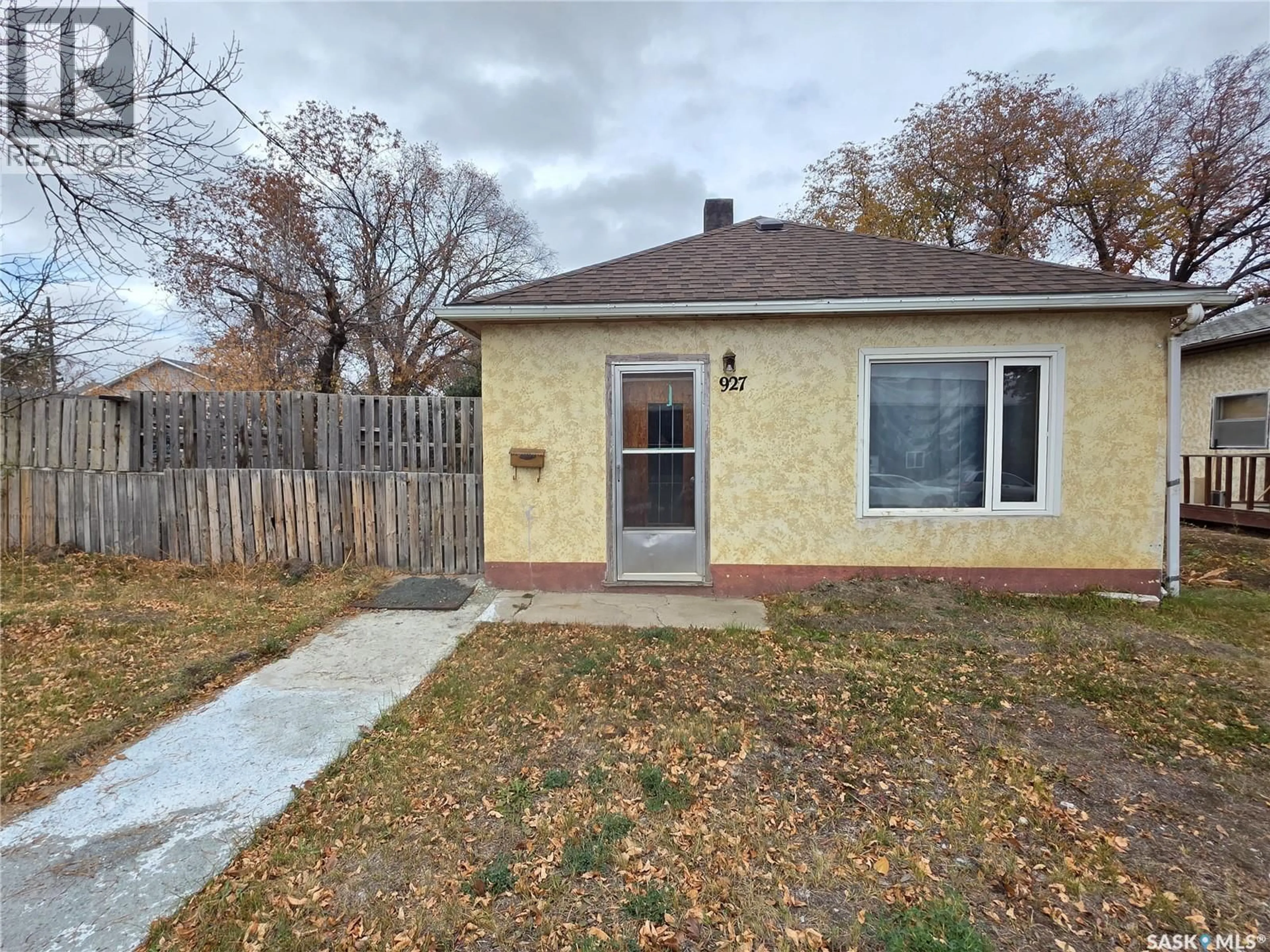 Unknown for 927 NORTH RAILWAY STREET, Swift Current Saskatchewan S9H1E4
