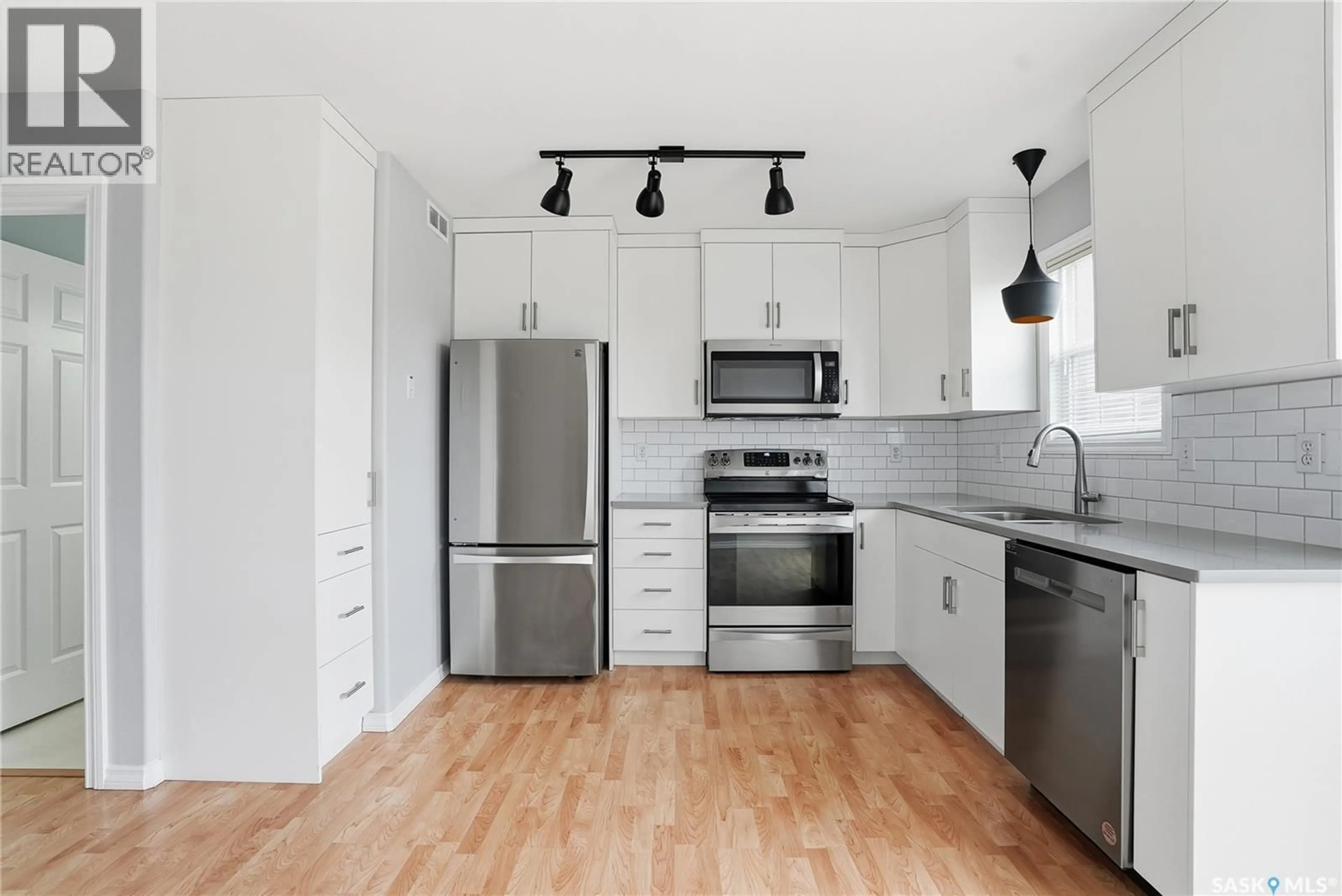 Open concept kitchen, unknown for 35 118 PAWLYCHENKO LANE, Saskatoon Saskatchewan S7V1J9