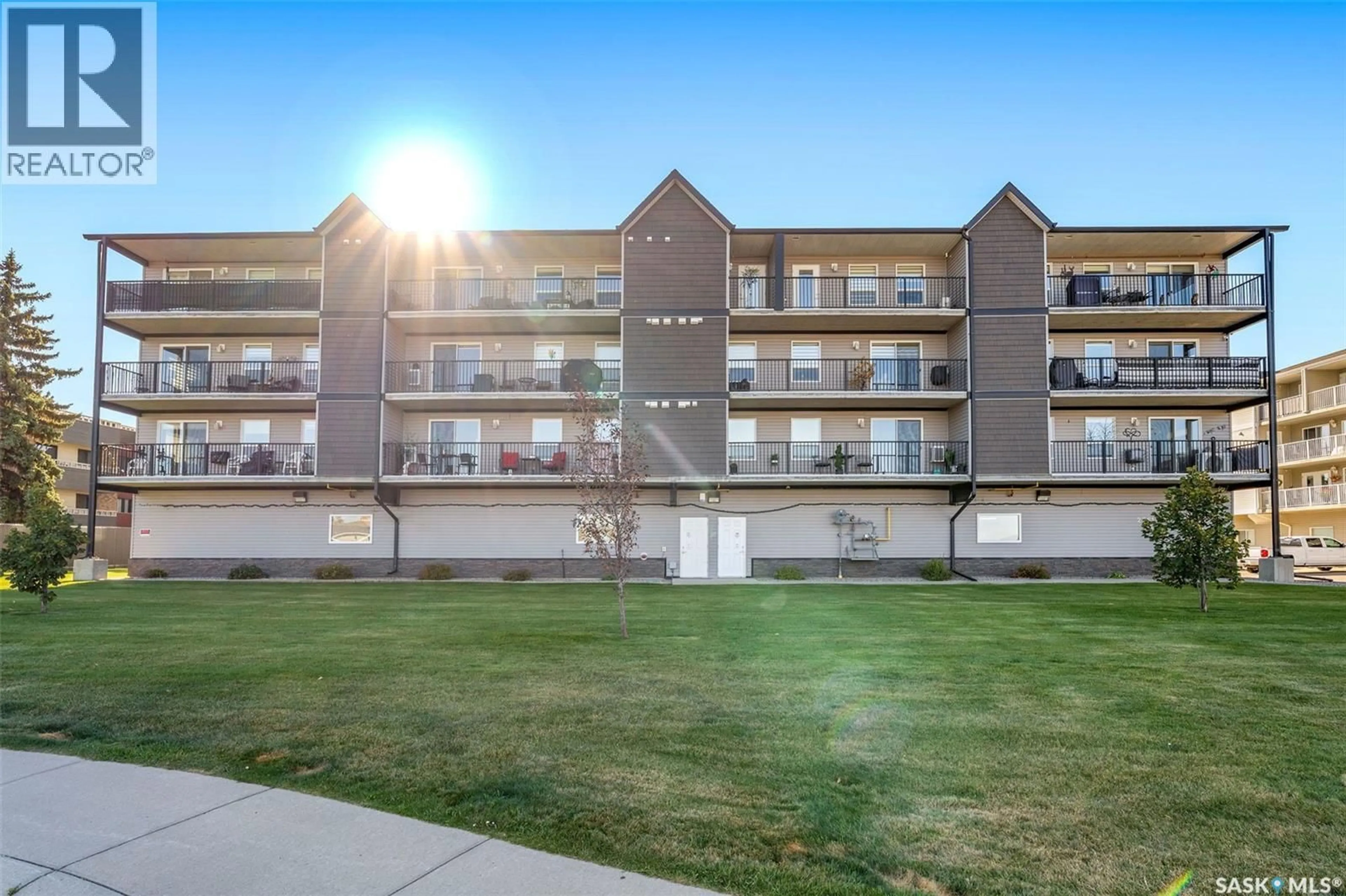 Patio, building for 208 - 2761 WOODBRIDGE DRIVE, Prince Albert Saskatchewan S6V3Z9