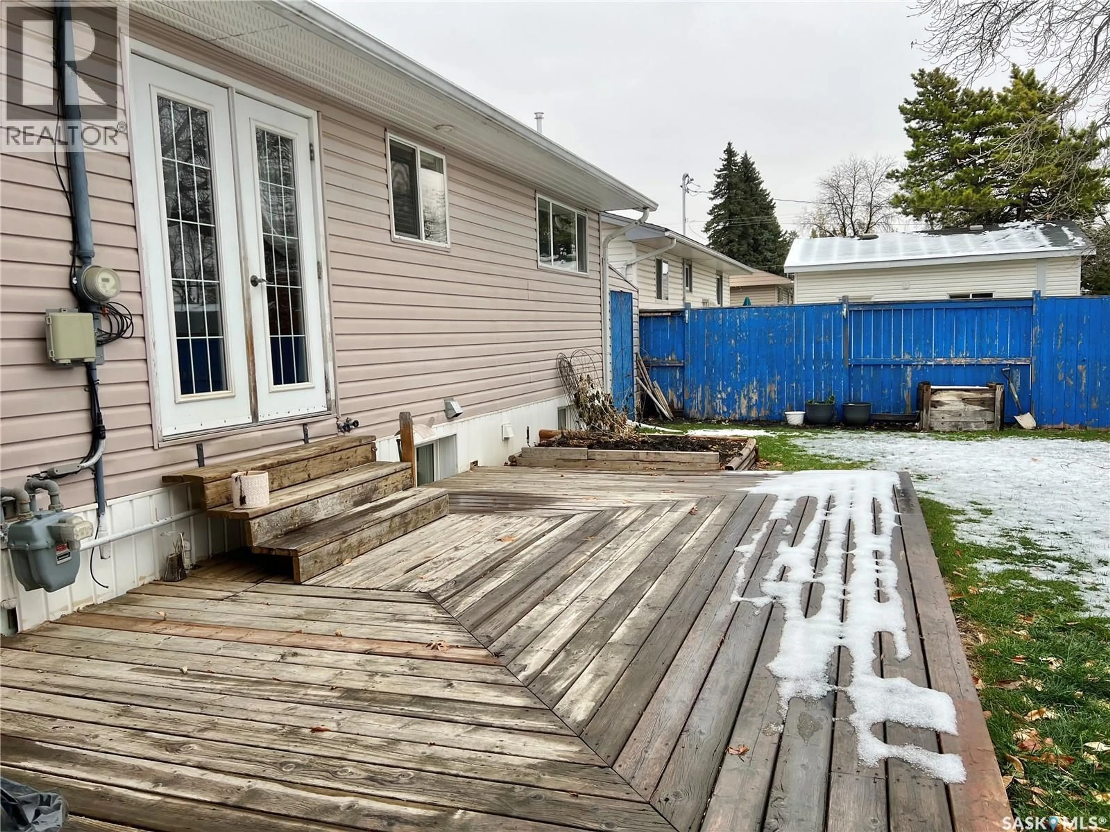 Patio, street for 631 MACLEOD AVENUE, Melfort Saskatchewan S0E1A0