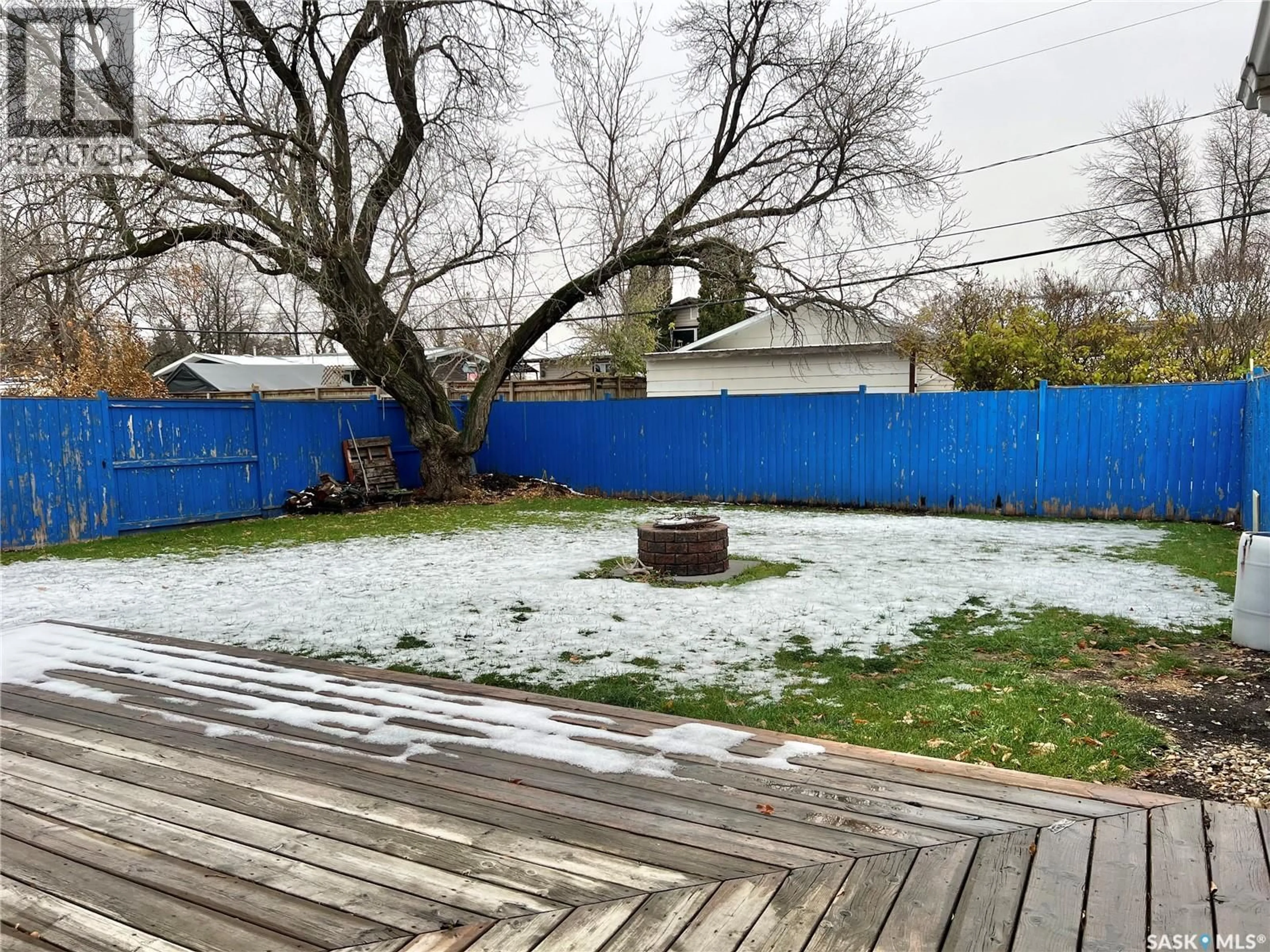 Patio, street for 631 MACLEOD AVENUE, Melfort Saskatchewan S0E1A0