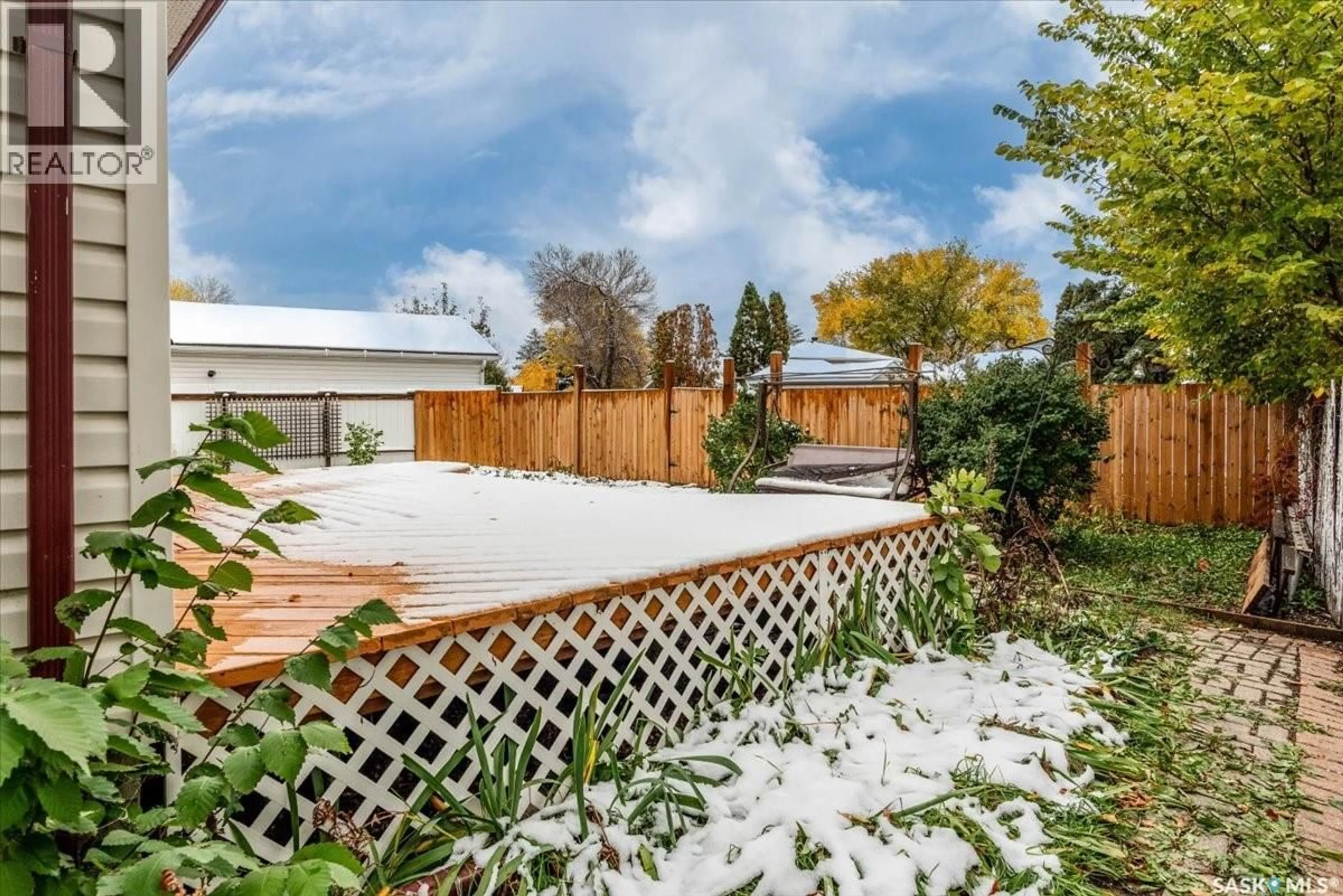 Patio, unknown for 27 MELVILLE AVENUE, Regina Saskatchewan S4T7H5