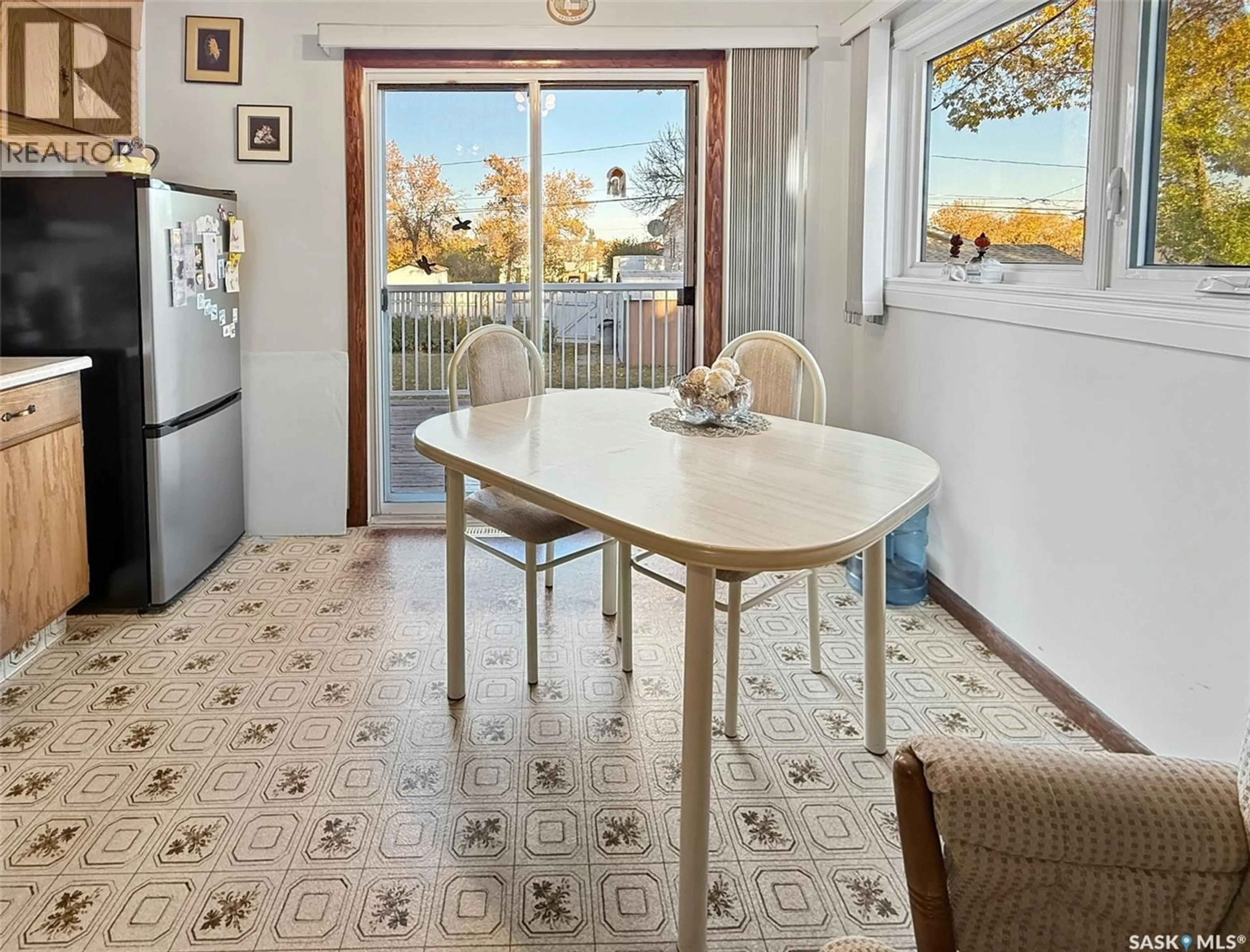 Dining room, ceramic/tile floor for 359 5TH AVE, Swift Current Saskatchewan S9H0W7