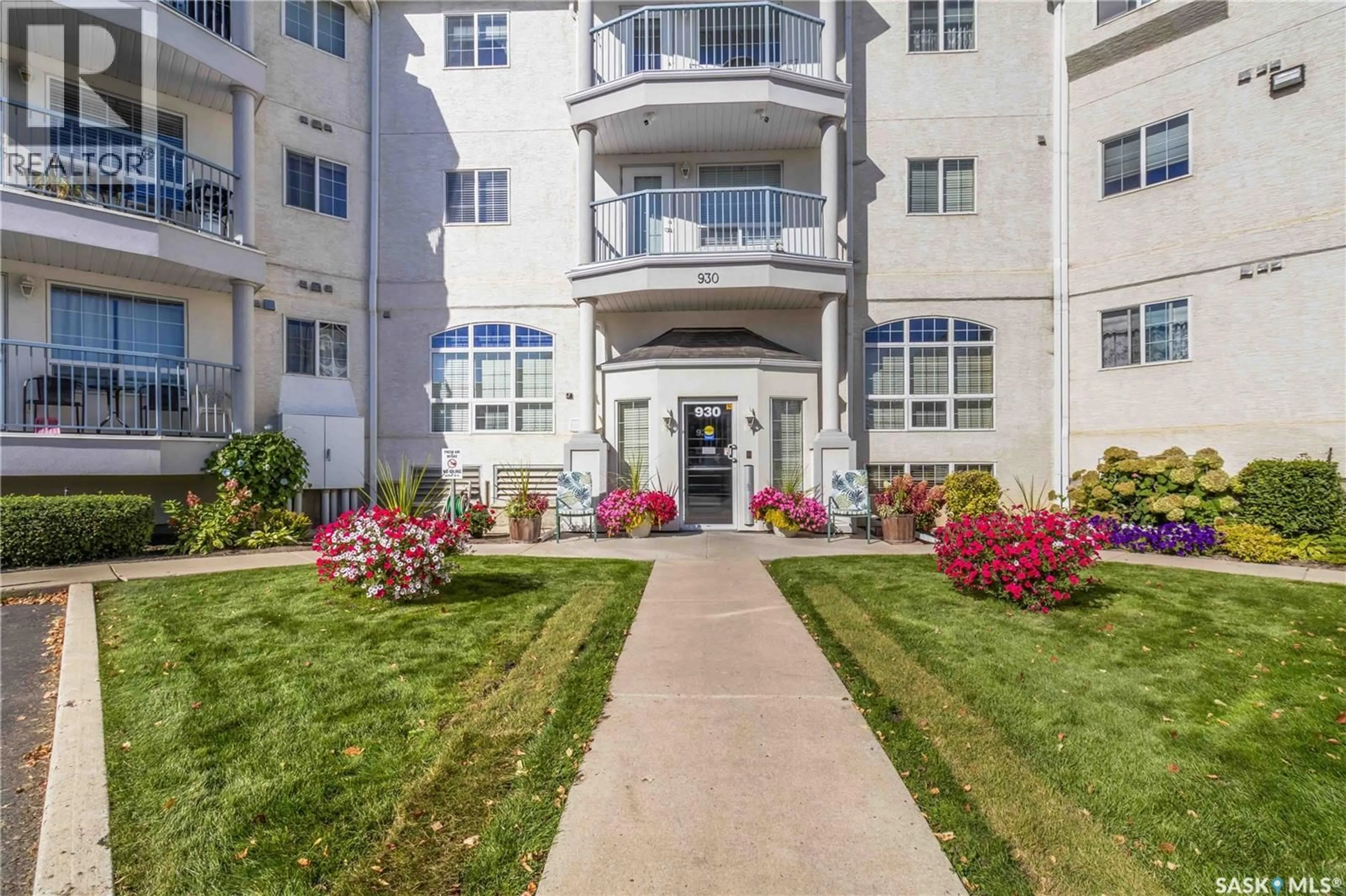 Patio, street for 205 - 930 HERITAGE VIEW, Saskatoon Saskatchewan S7H5S6