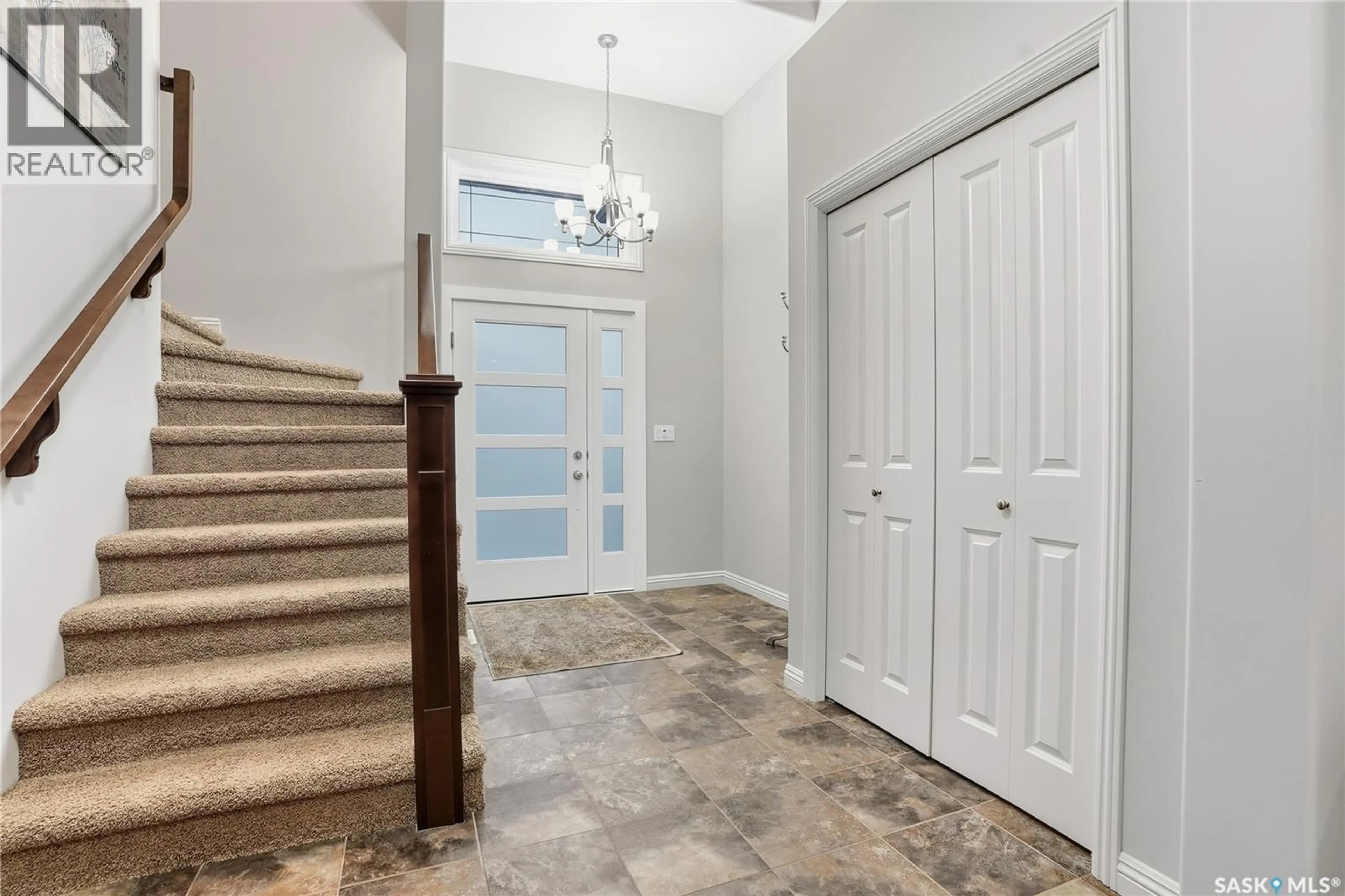 Indoor entryway for 107 BRAINERD CRESCENT, Saskatoon Saskatchewan S7T0H2