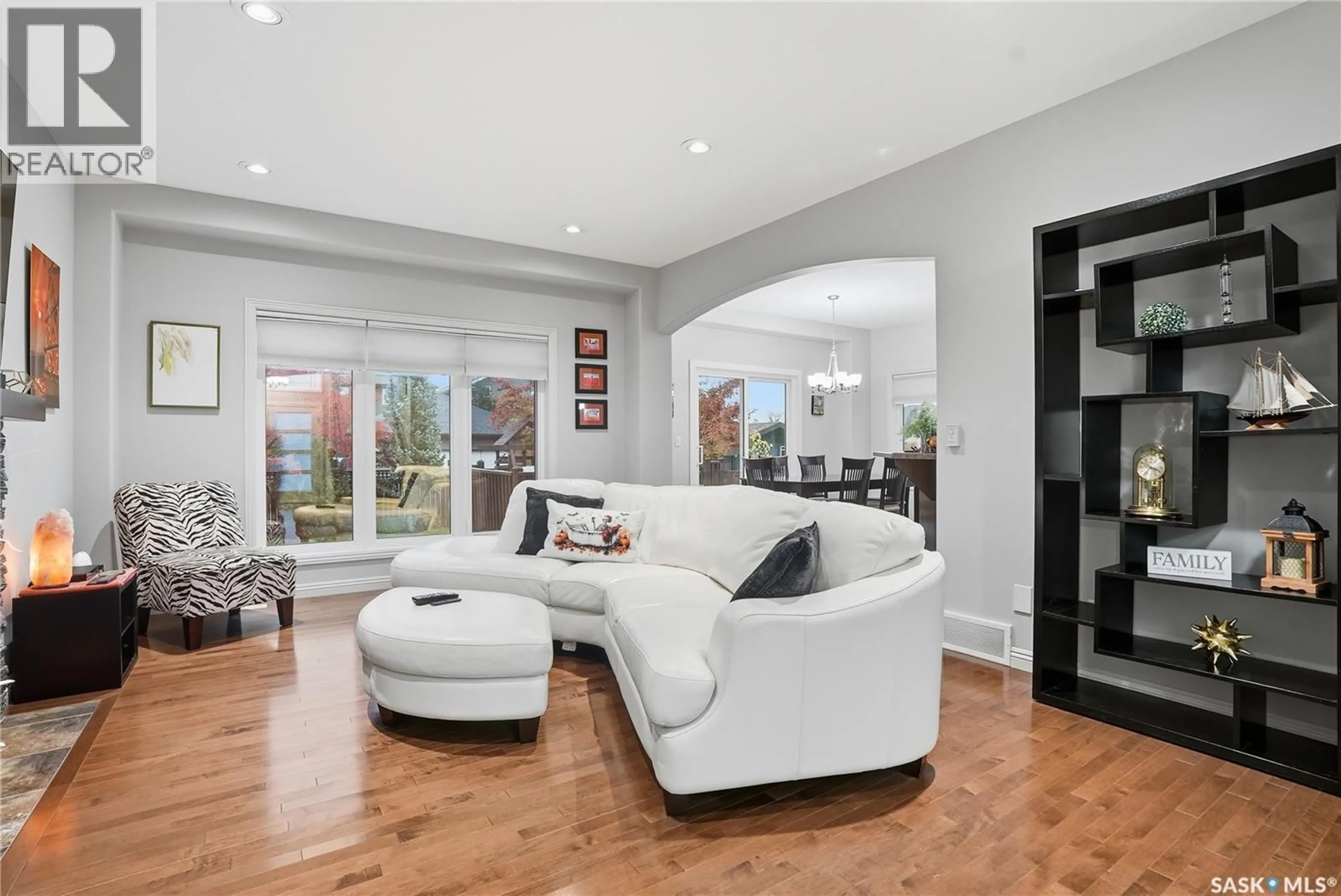 Living room with furniture, unknown for 107 BRAINERD CRESCENT, Saskatoon Saskatchewan S7T0H2