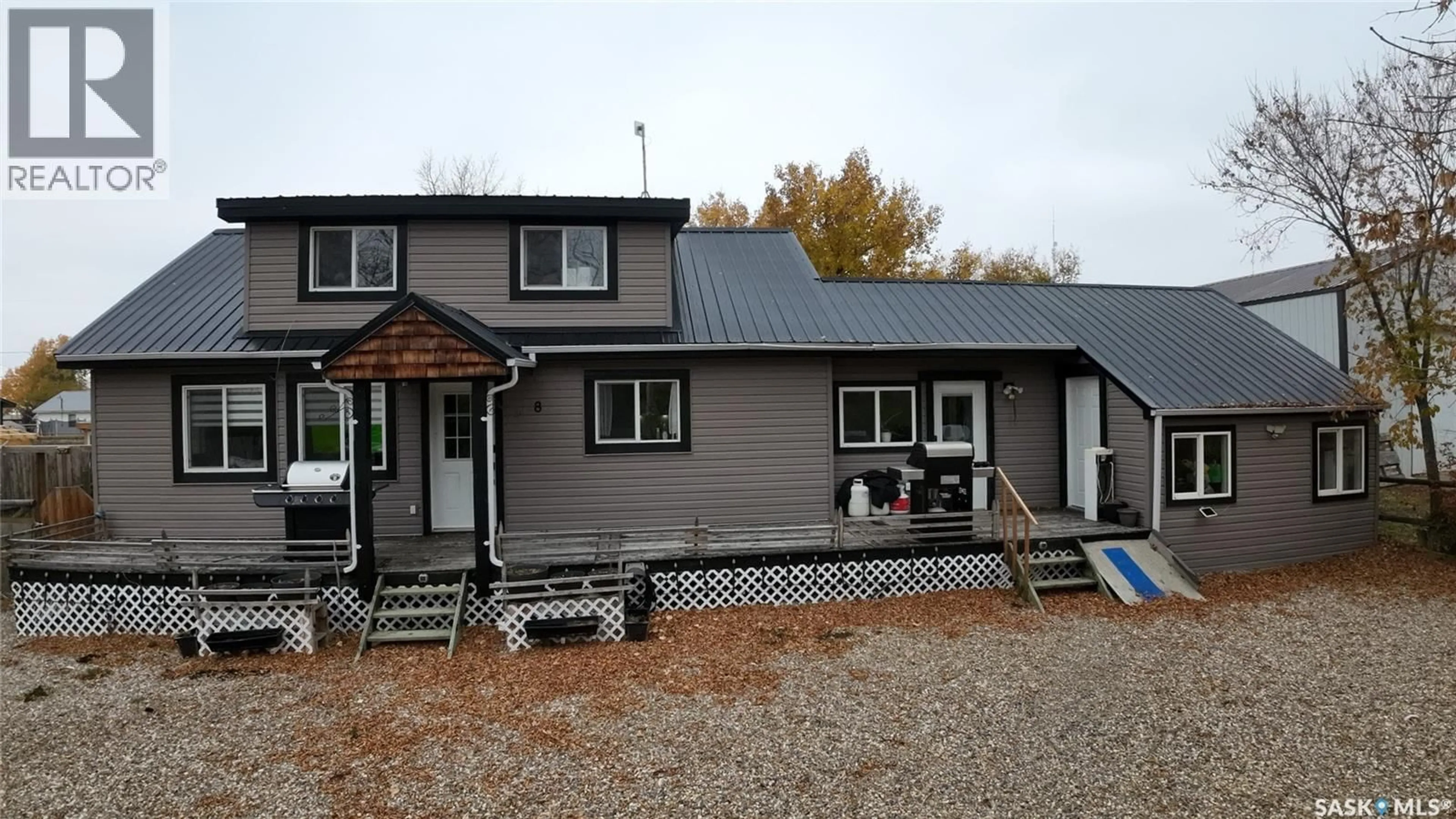 Home with vinyl exterior material, building for 08 GARNET STREET, Stewart Valley Saskatchewan S0N2P0