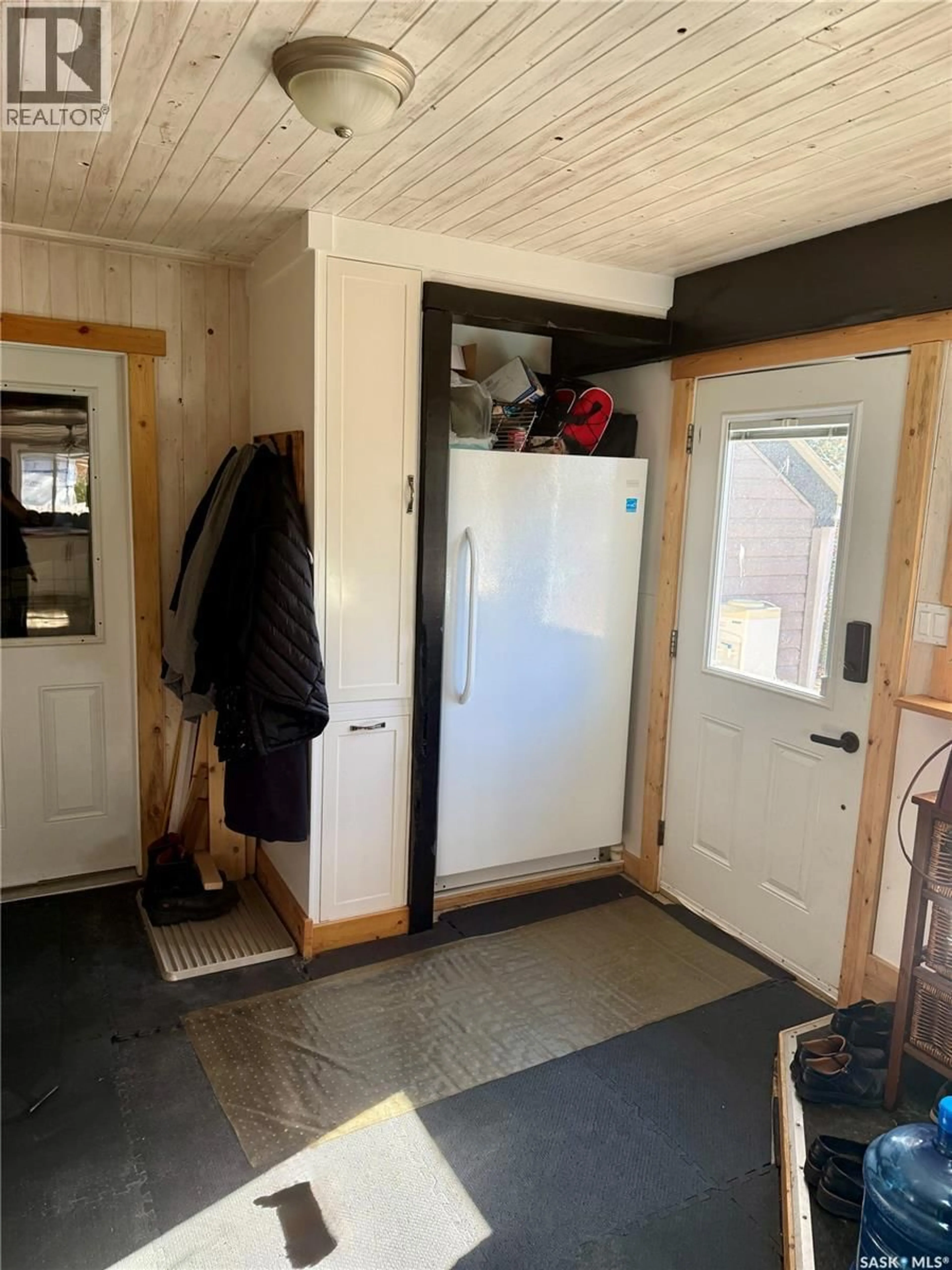 Indoor entryway for 08 GARNET STREET, Stewart Valley Saskatchewan S0N2P0