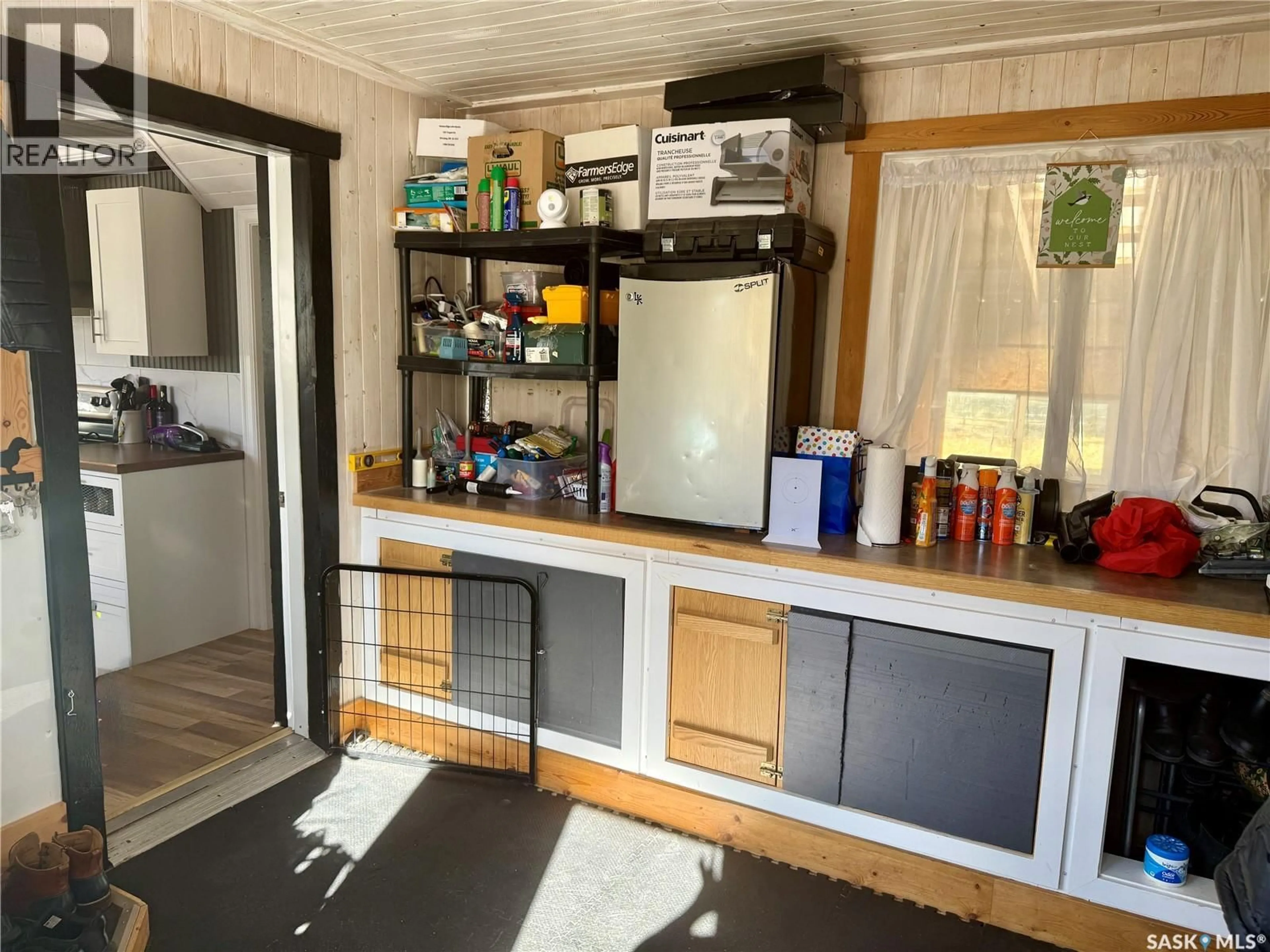 Standard kitchen, unknown for 08 GARNET STREET, Stewart Valley Saskatchewan S0N2P0