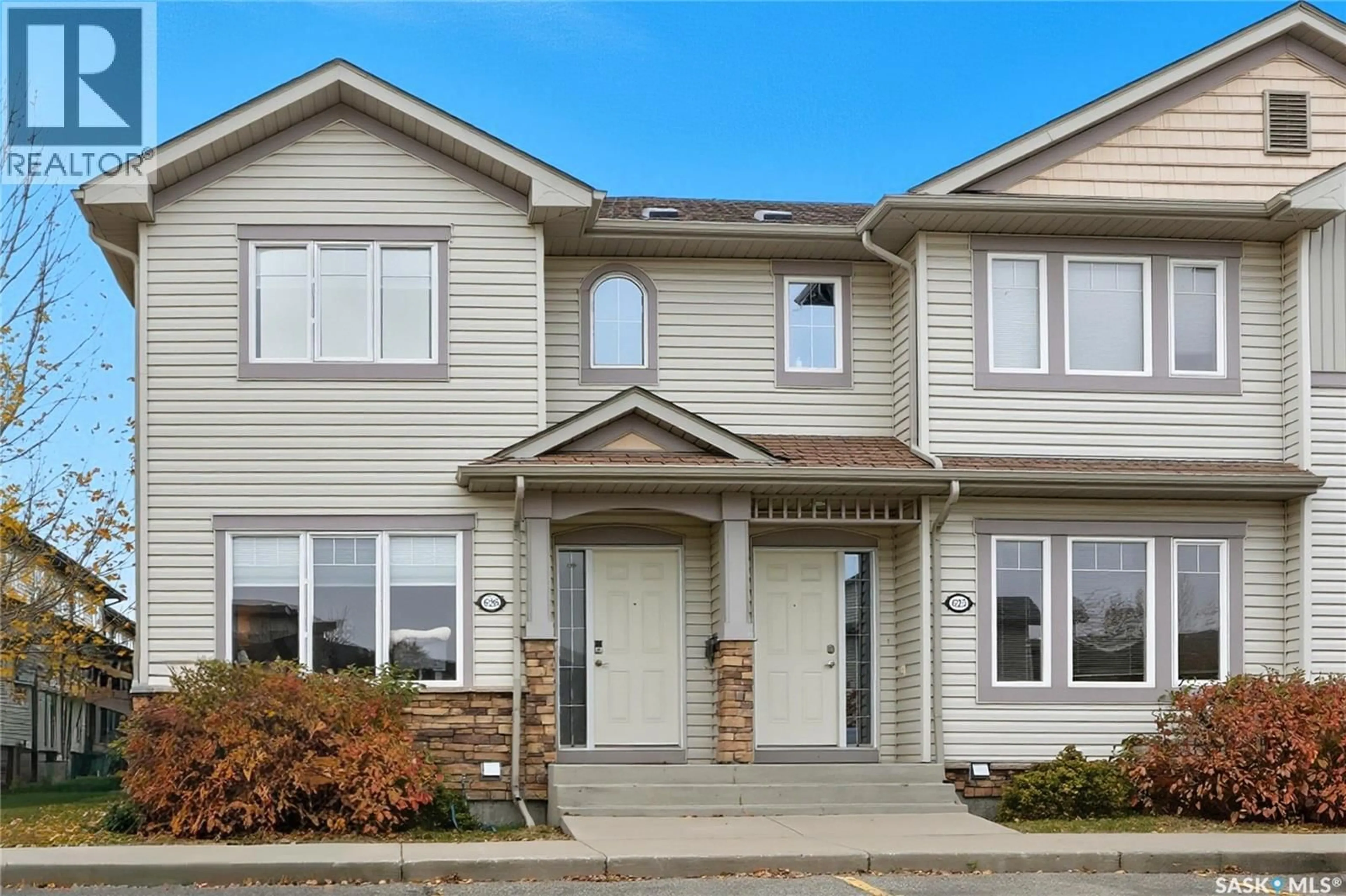 Home with vinyl exterior material, street for 303 - 626 SLIMMON PLACE, Saskatoon Saskatchewan S7V0A8