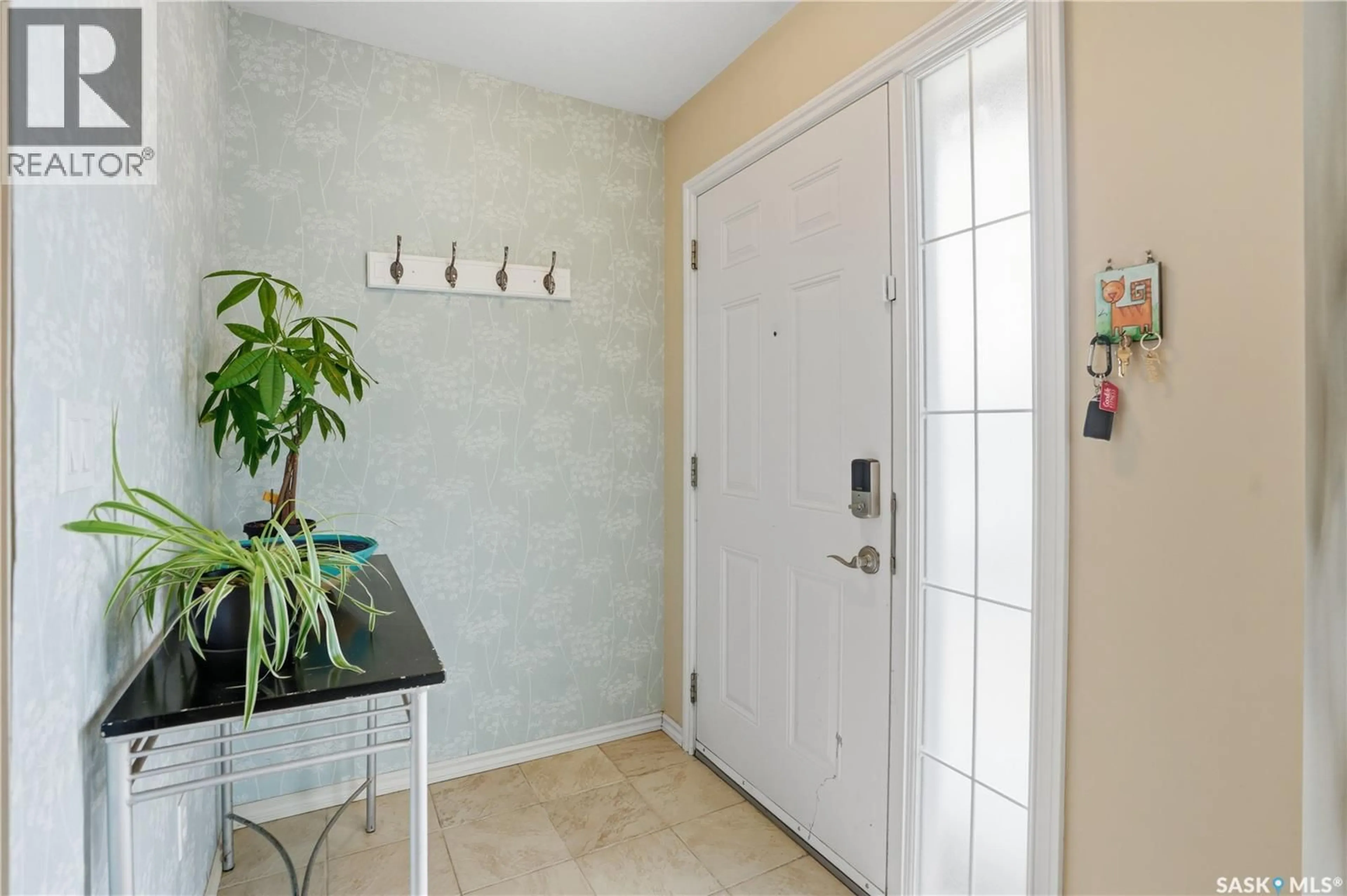 Indoor entryway for 303 - 626 SLIMMON PLACE, Saskatoon Saskatchewan S7V0A8
