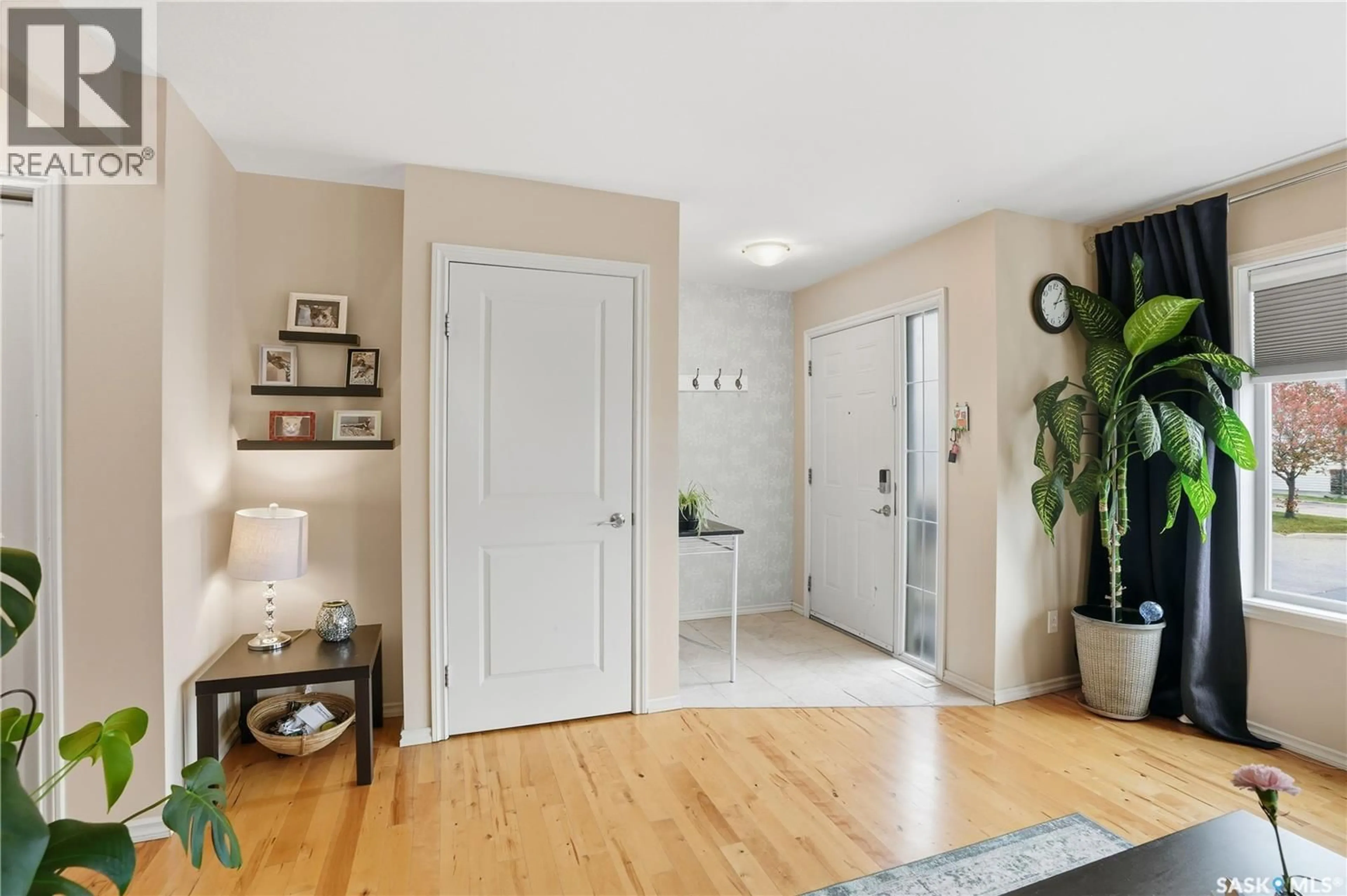 Indoor entryway for 303 - 626 SLIMMON PLACE, Saskatoon Saskatchewan S7V0A8
