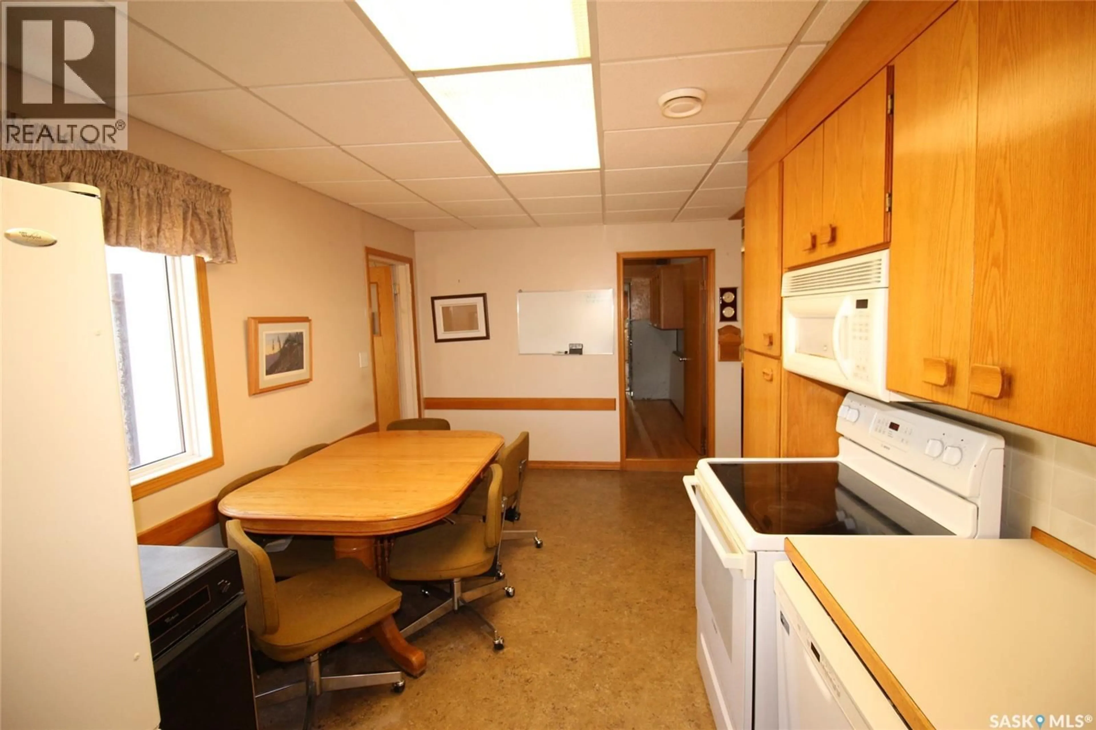 Standard kitchen, unknown for 3184 - 8241 RANGE ROAD, Shaunavon Saskatchewan S0N2M0