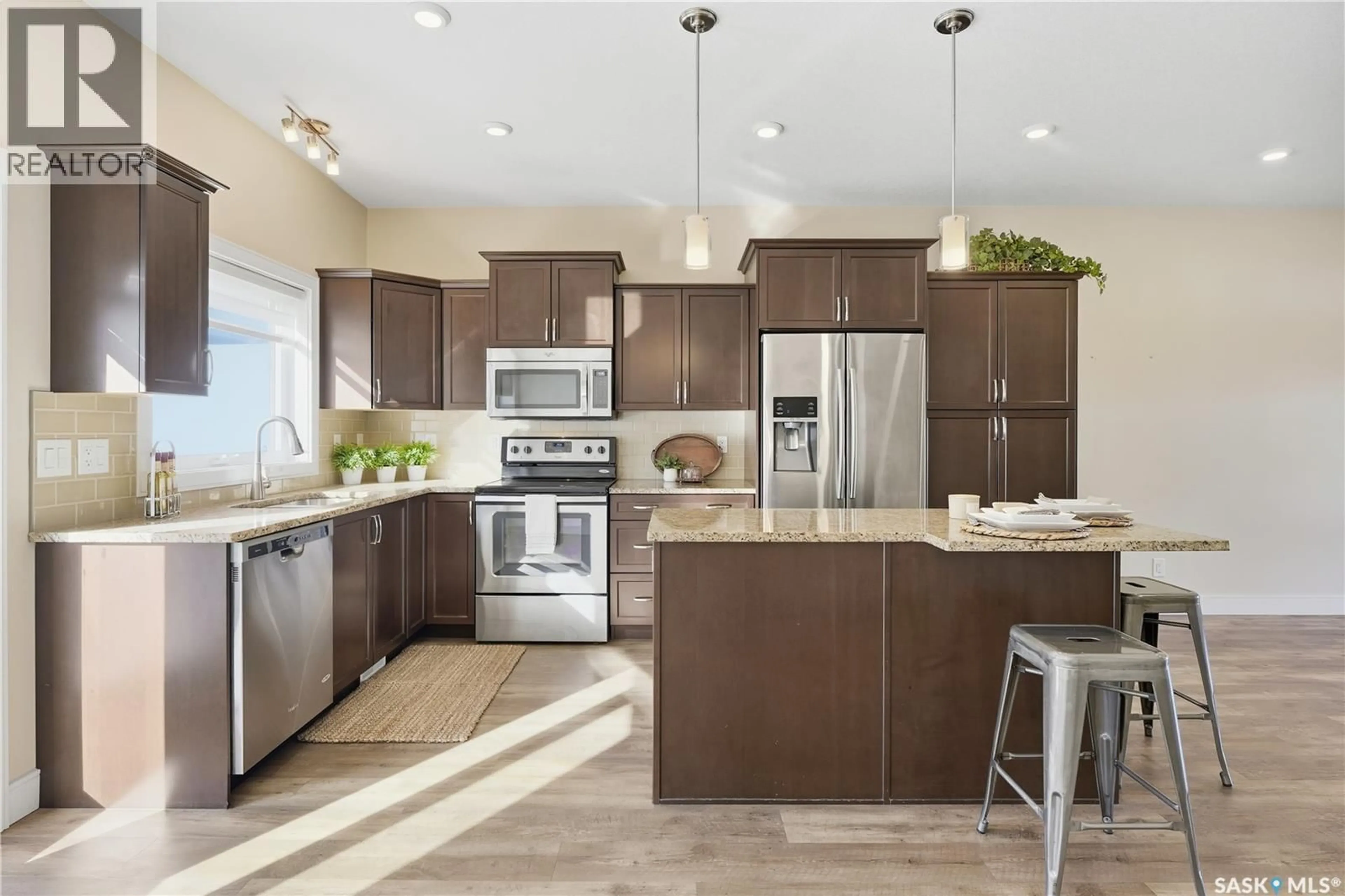 Open concept kitchen, unknown for 2 - 3214 11TH STREET, Saskatoon Saskatchewan S7M5G3