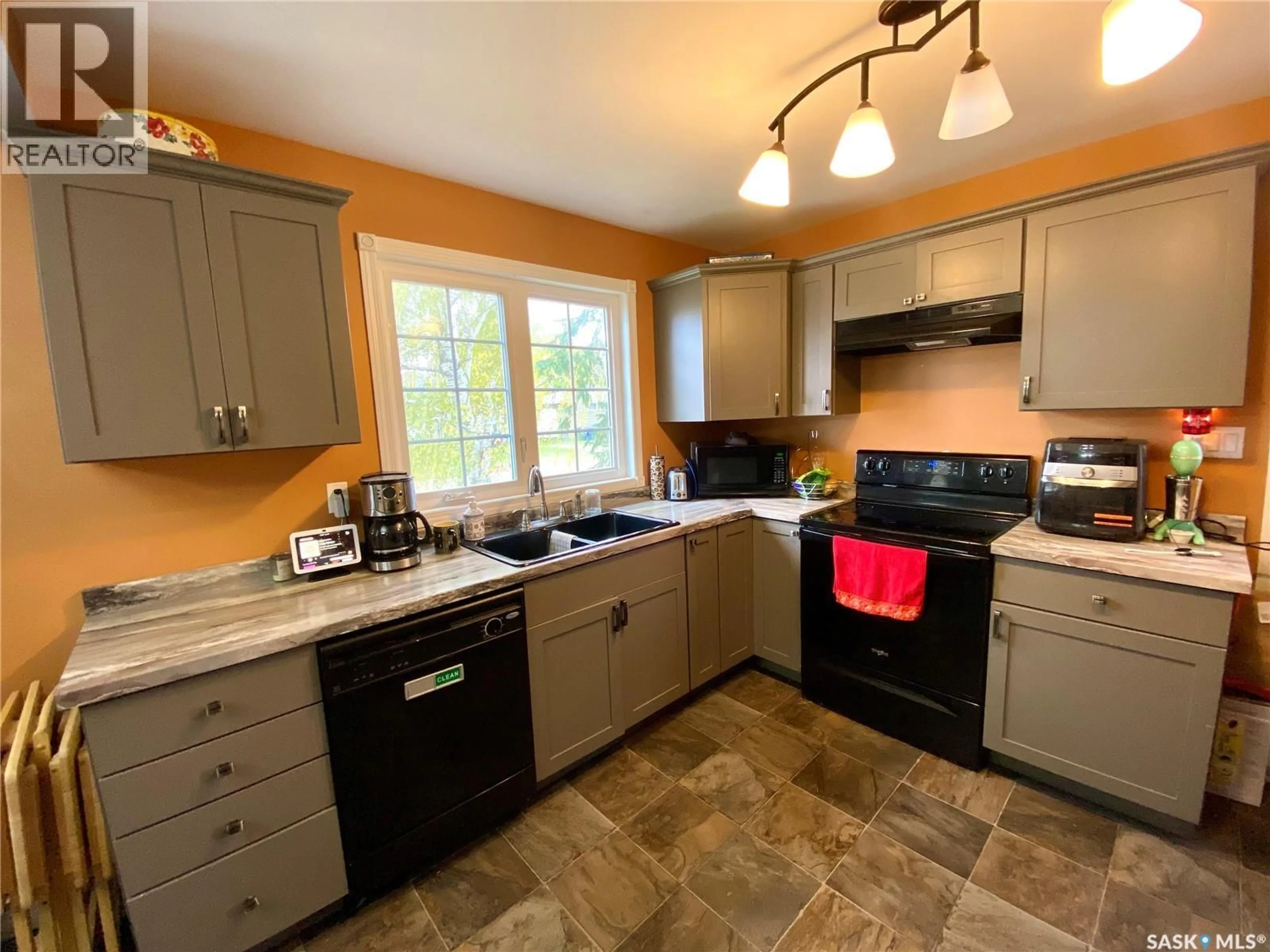 Standard kitchen, ceramic/tile floor for E - 204 4TH STREET, Carnduff Saskatchewan S0C0S0