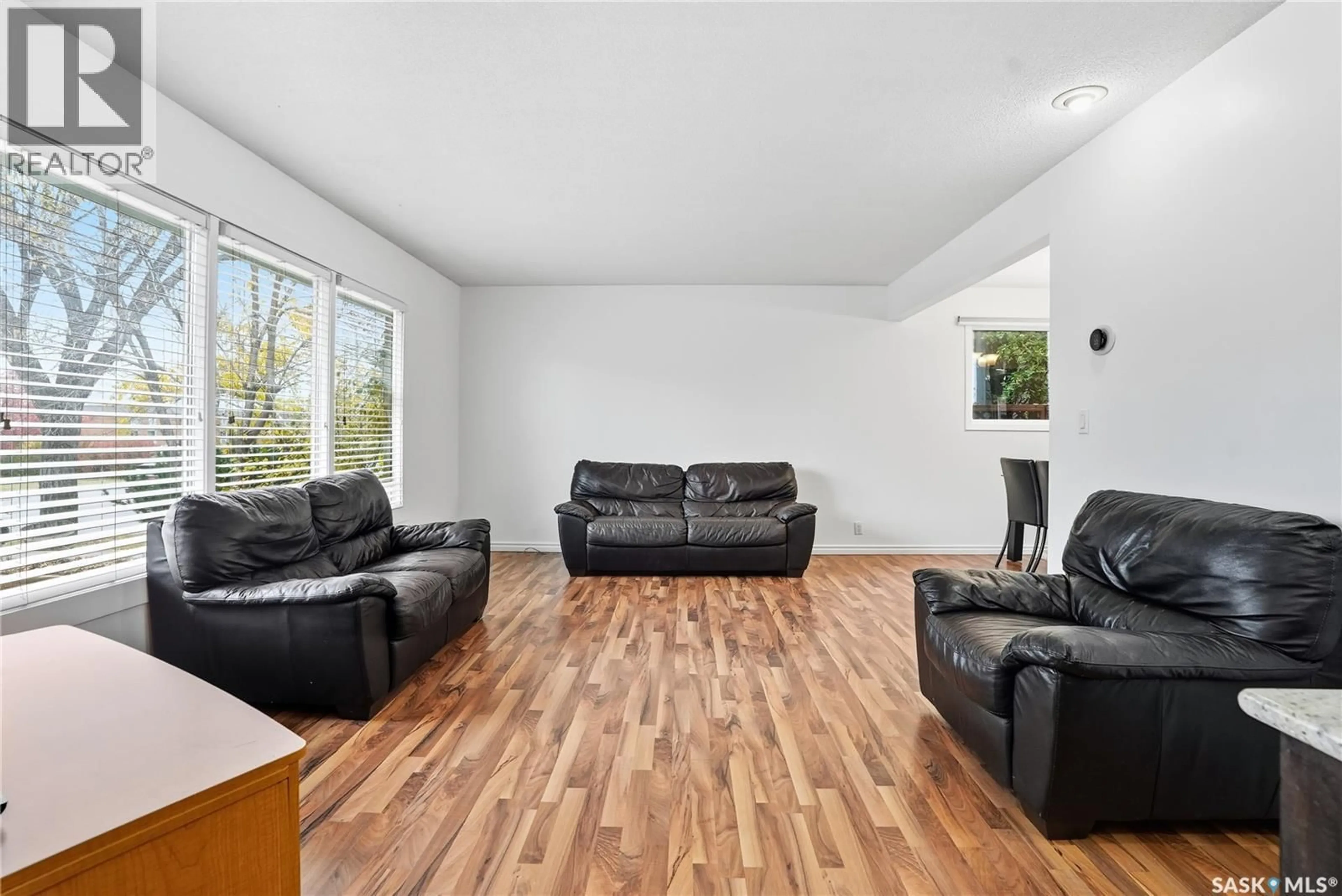 Living room with furniture, unknown for 1601 ARLINGTON AVENUE, Saskatoon Saskatchewan S7H2Y4