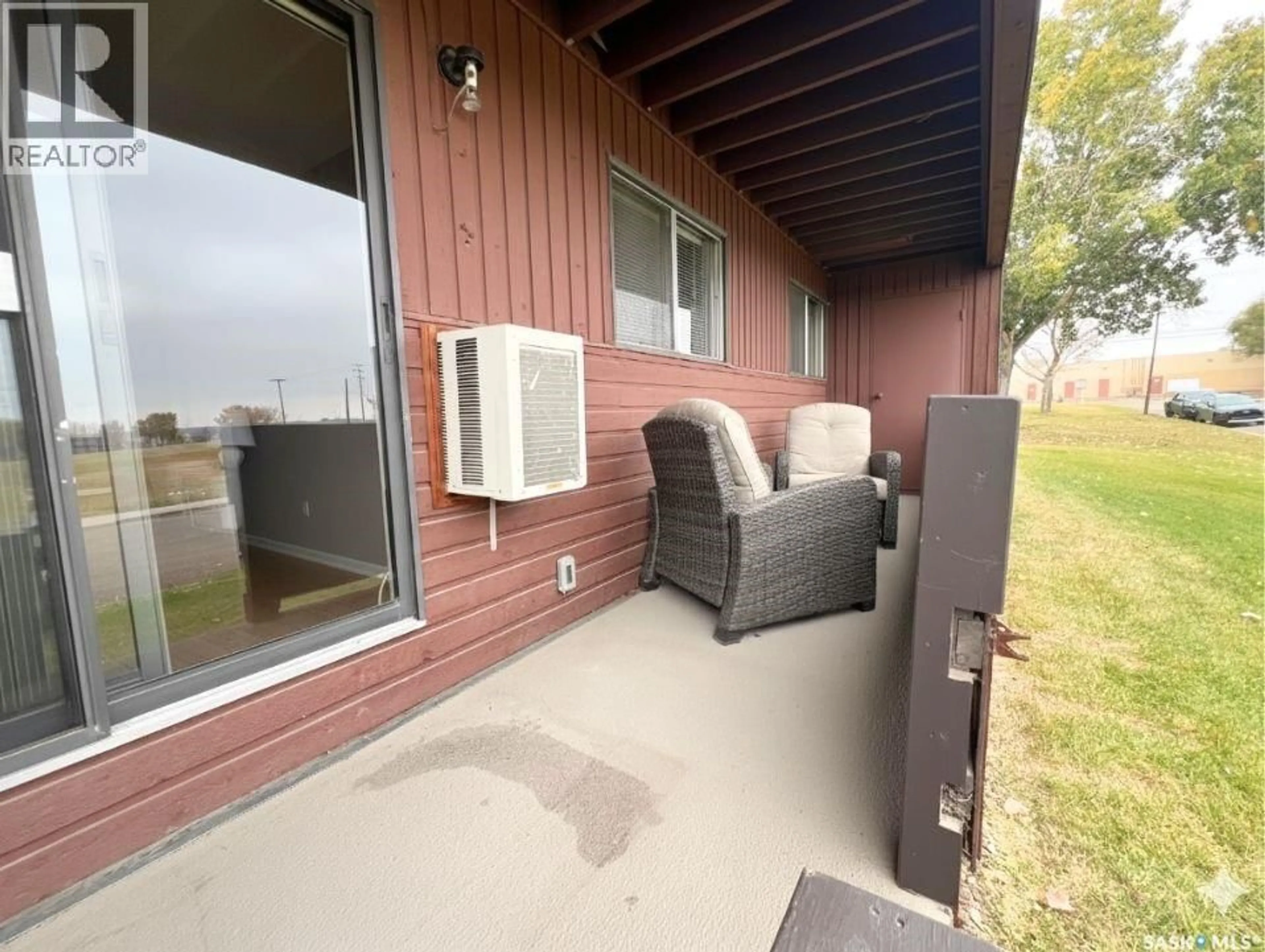 Patio, water/lake/river/ocean view for 103 - 1140 9TH AVENUE, Swift Current Saskatchewan S9H2S9