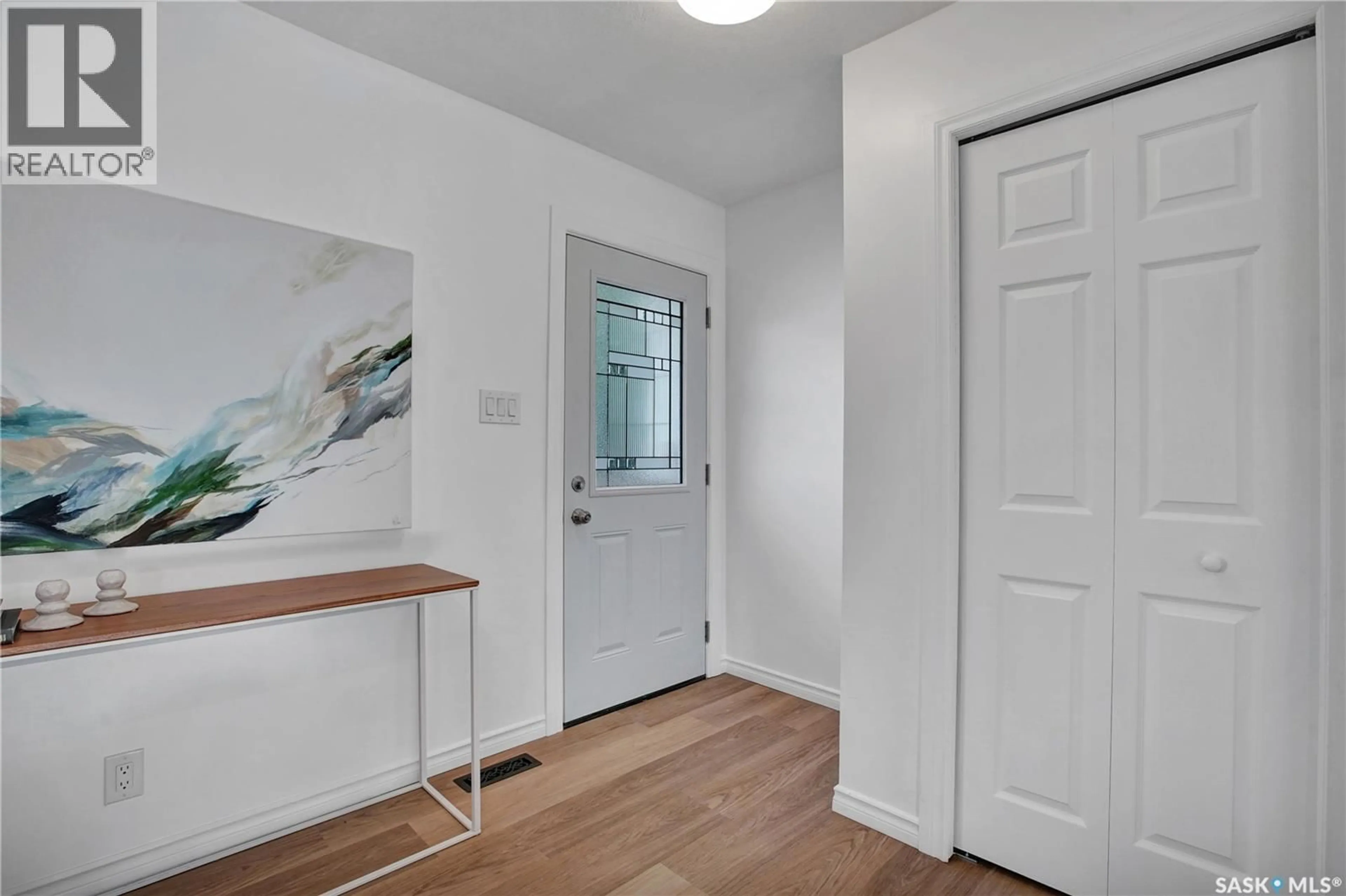 Indoor entryway for 3663 FAIRLIGHT DRIVE, Saskatoon Saskatchewan S7M4L7
