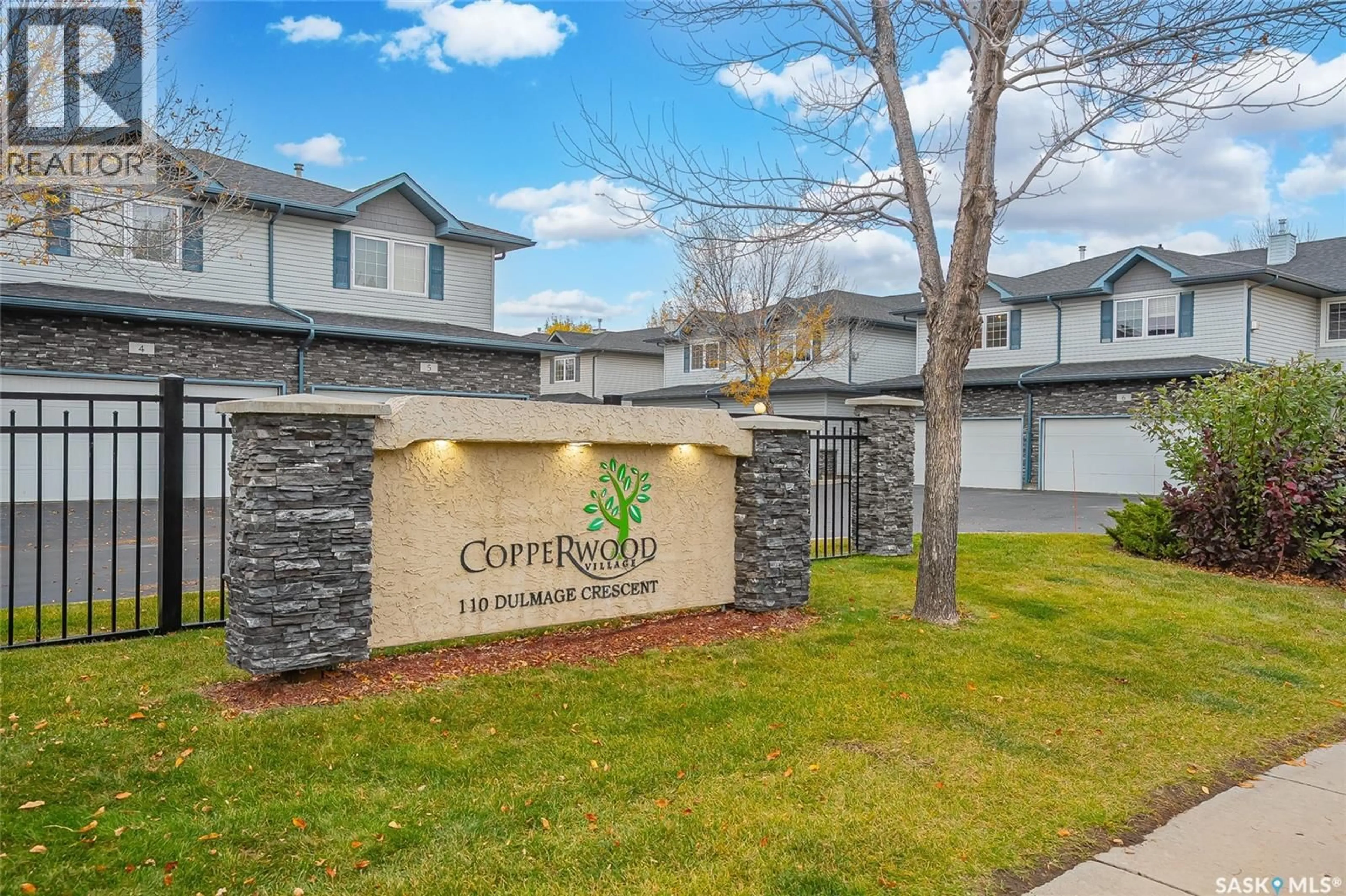 Patio, street for 17 110 DULMAGE CRESCENT, Saskatoon Saskatchewan S7T0C7