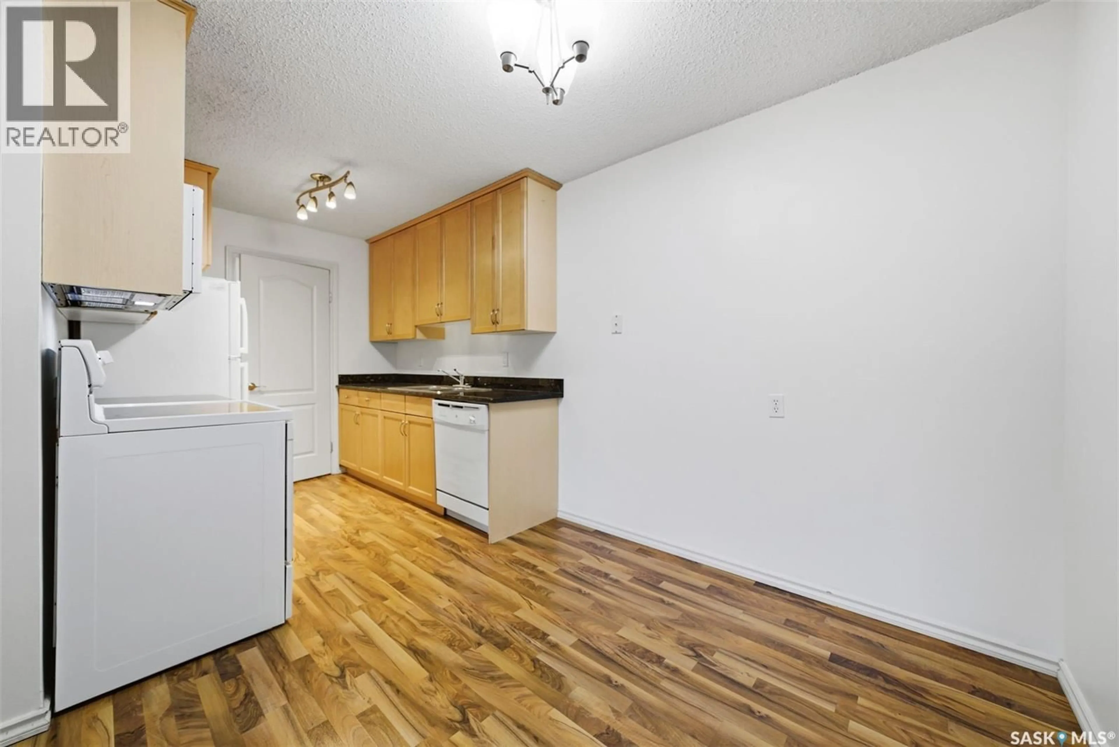 Standard kitchen, wood/laminate floor for D2 - 204 MCKERCHER DRIVE, Saskatoon Saskatchewan S7H5K9