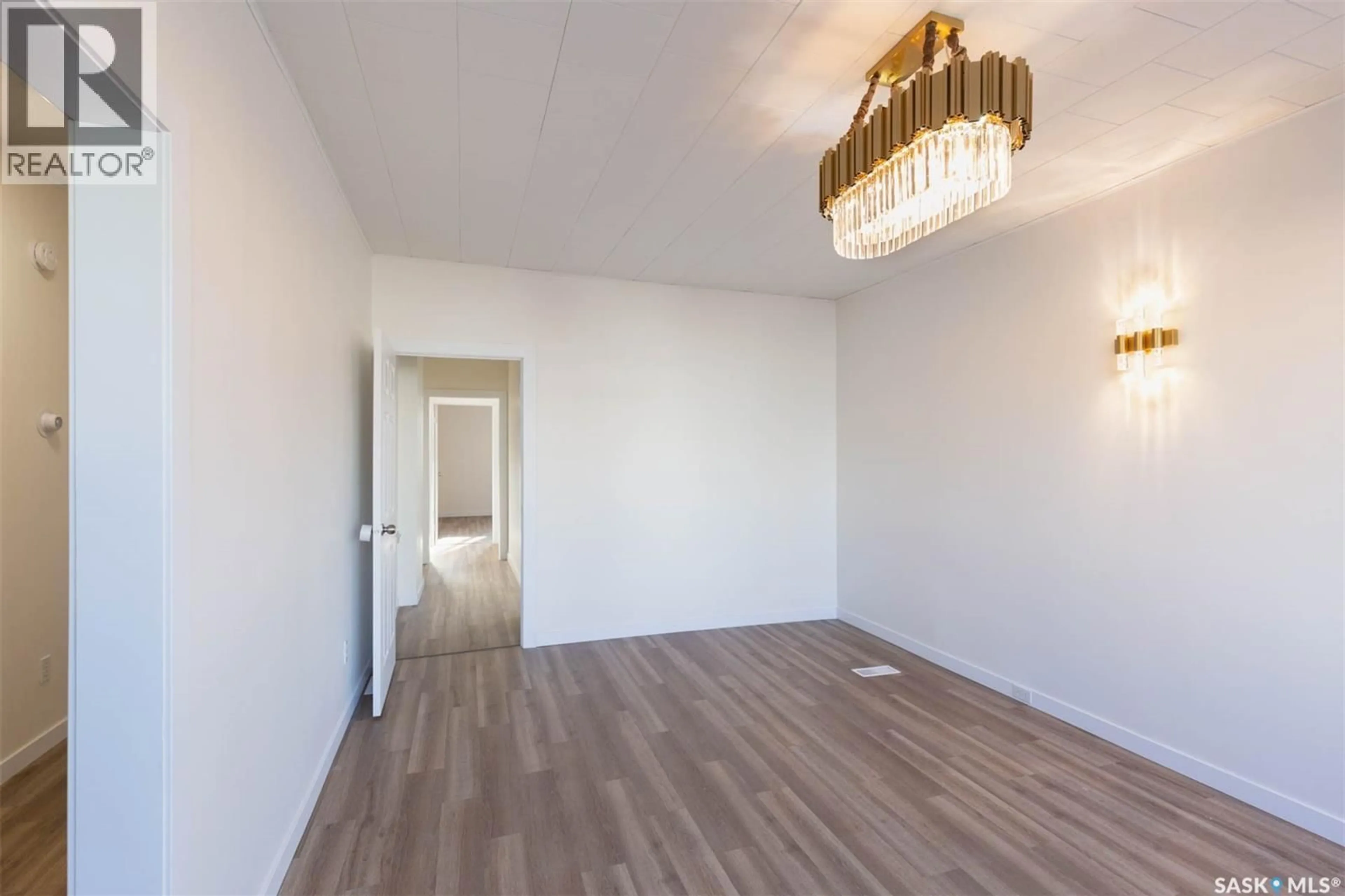 A pic of a room for 375 FAIRFORD STREET, Moose Jaw Saskatchewan S6H1V8